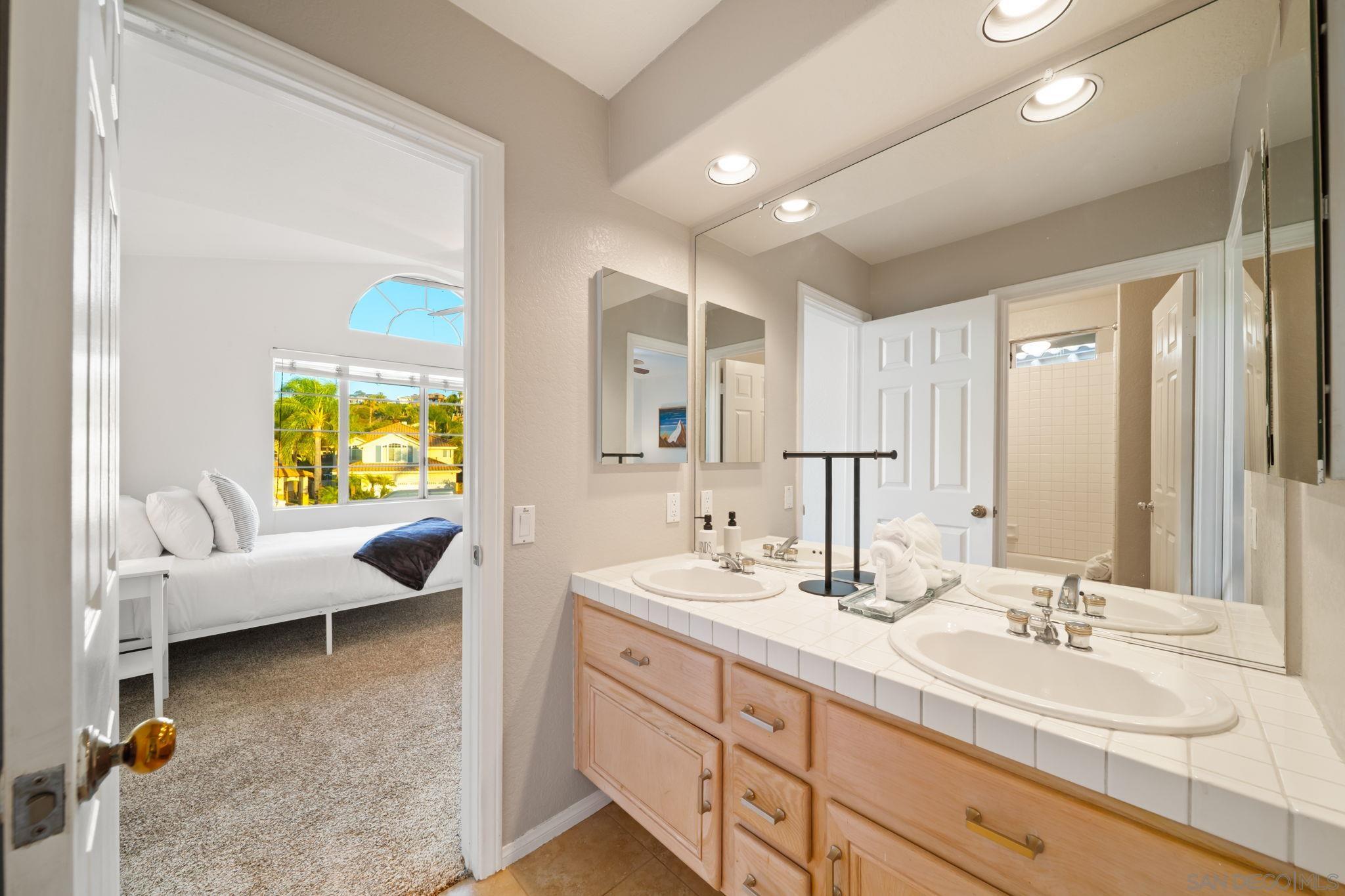 Detail Gallery Image 39 of 52 For 18106  Chieftain Ct, San Diego,  CA 92127 - 4 Beds | 3 Baths