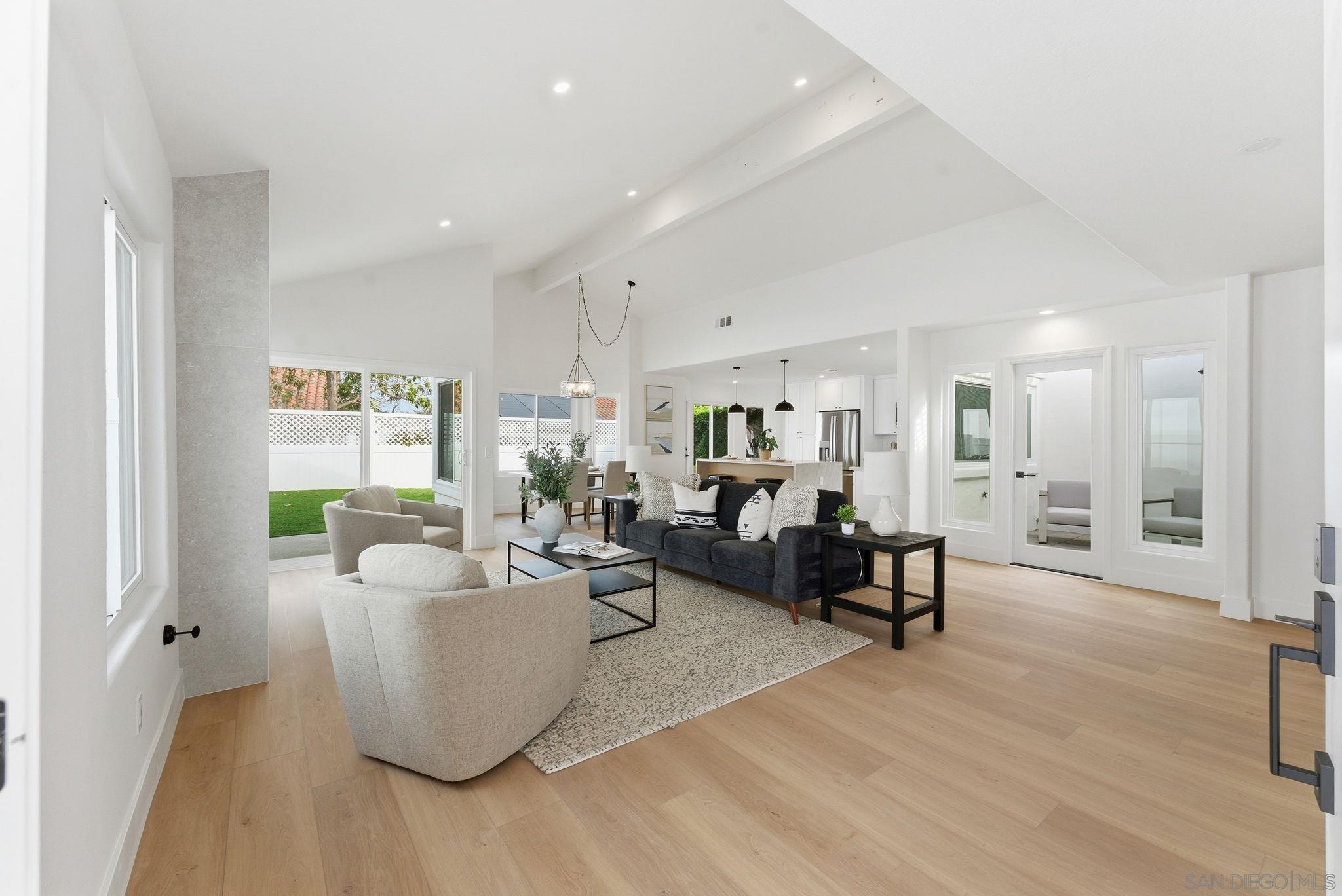 Detail Gallery Image 6 of 31 For 4744  Agora Way, Oceanside,  CA 92056 - 2 Beds | 2 Baths