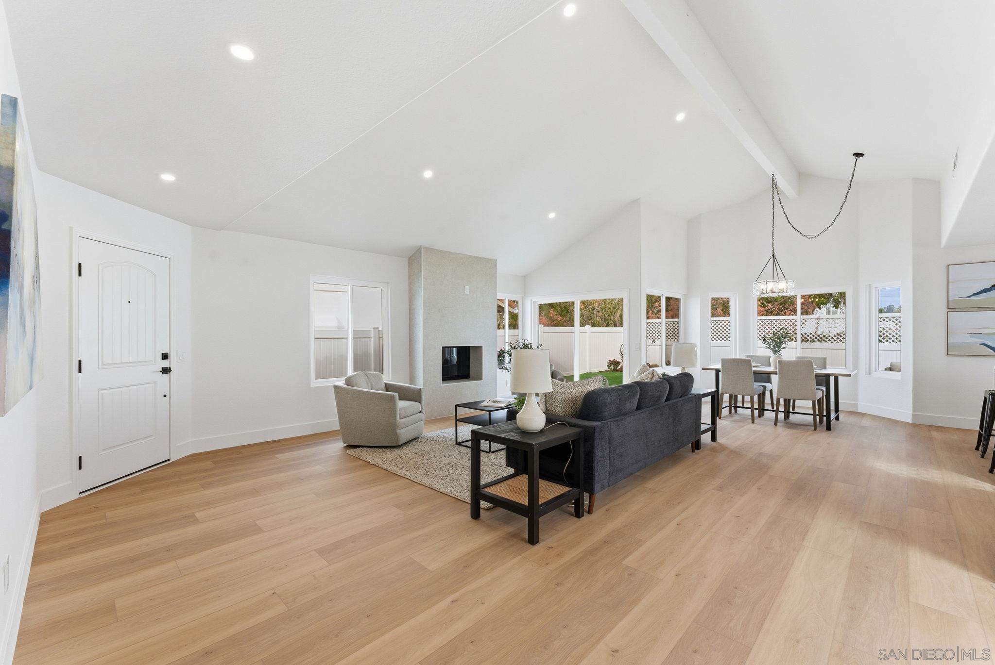 Detail Gallery Image 7 of 31 For 4744  Agora Way, Oceanside,  CA 92056 - 2 Beds | 2 Baths