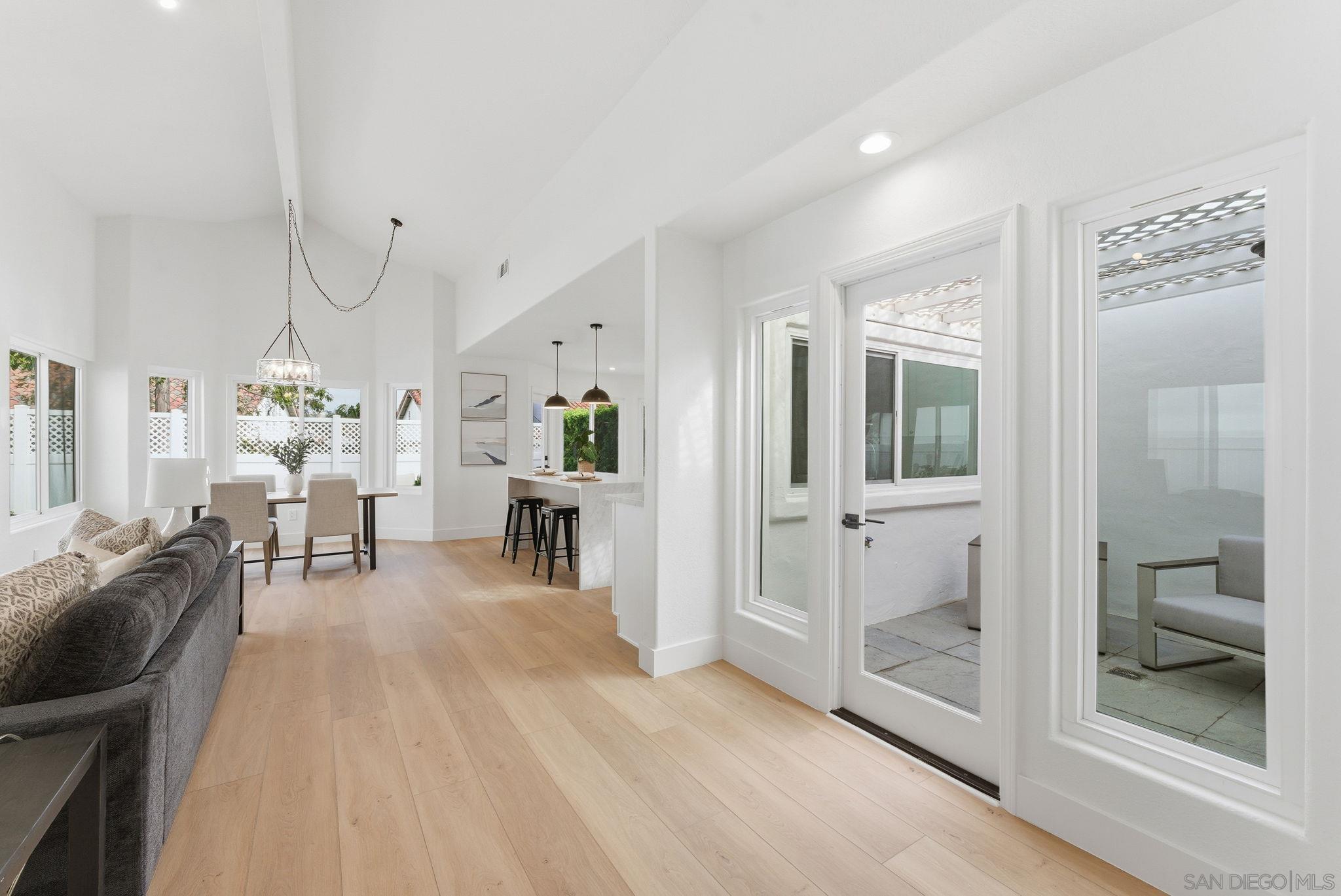 Detail Gallery Image 10 of 31 For 4744  Agora Way, Oceanside,  CA 92056 - 2 Beds | 2 Baths