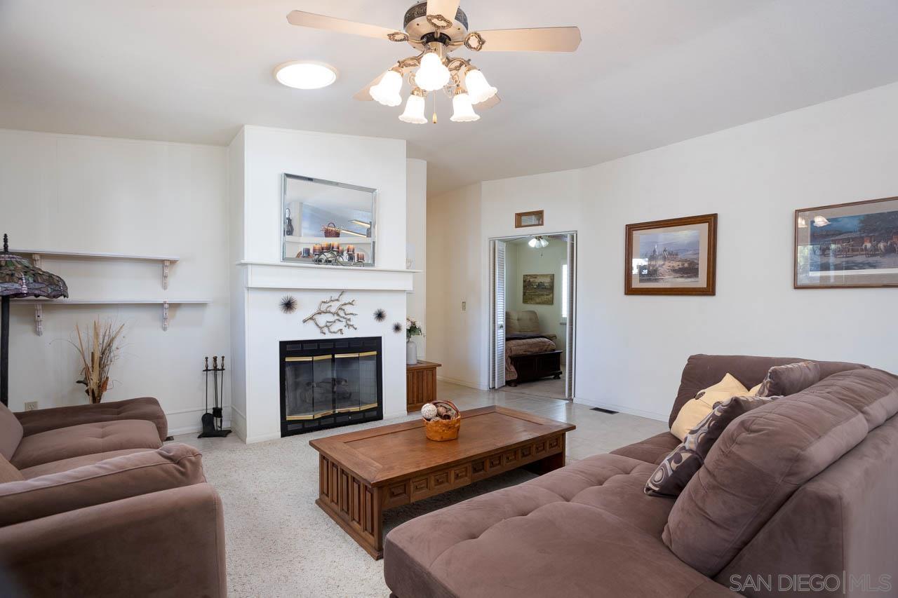 Detail Gallery Image 3 of 34 For 11851  Riverside Dr Spc 285  Spc 285,  Lakeside,  CA 92040 - 3 Beds | 2 Baths