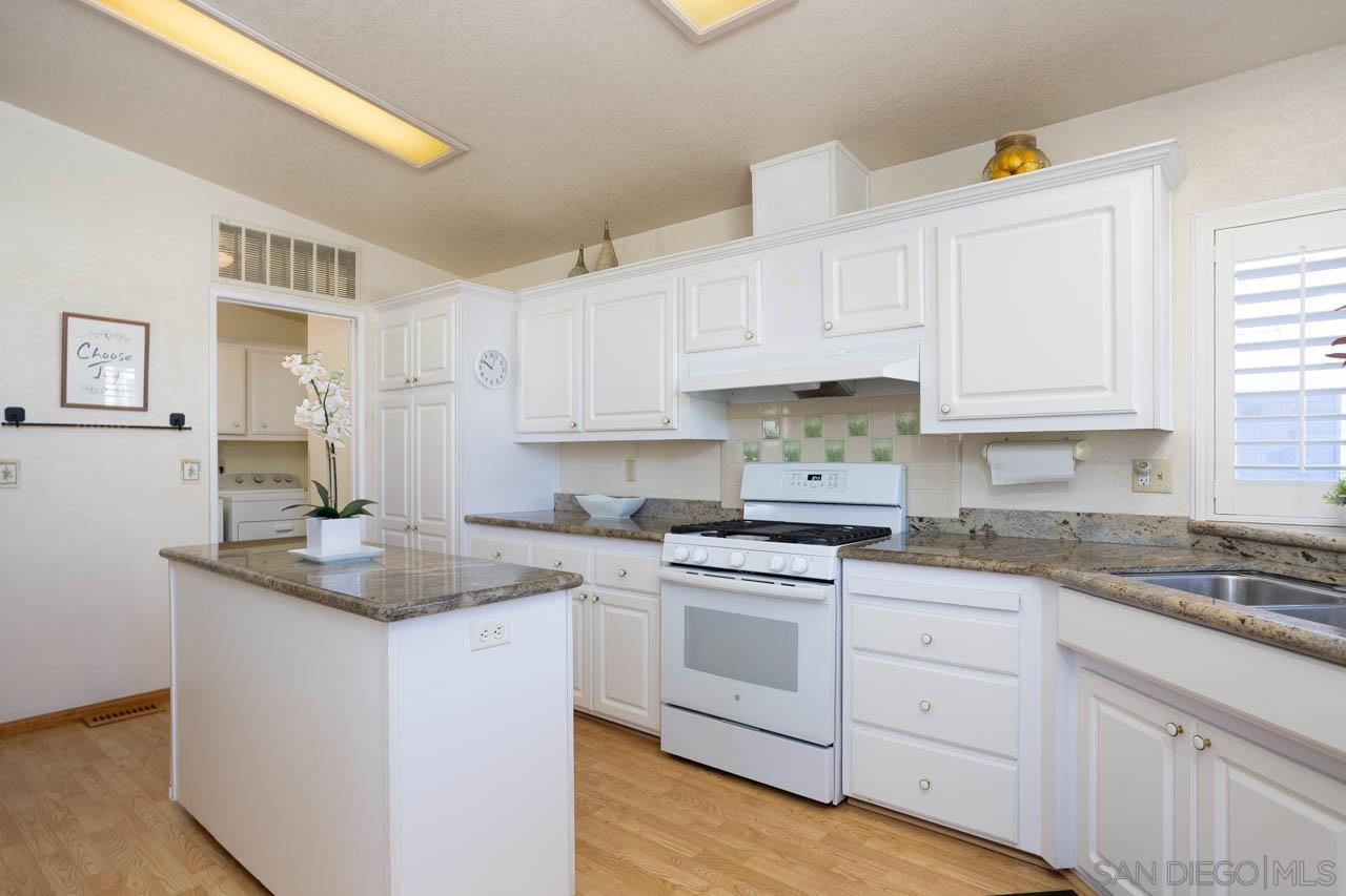 Detail Gallery Image 10 of 34 For 11851  Riverside Dr Spc 285  Spc 285,  Lakeside,  CA 92040 - 3 Beds | 2 Baths