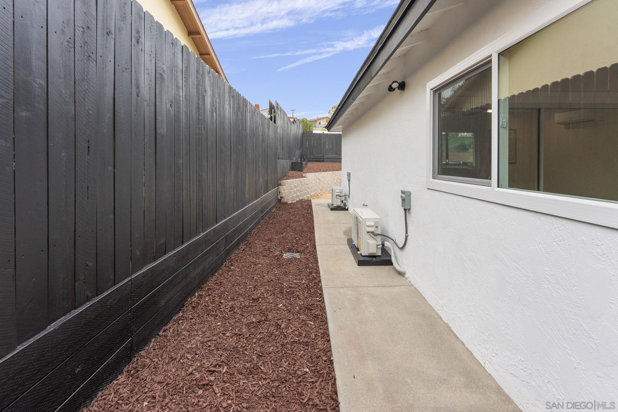 Detail Gallery Image 31 of 33 For 1519  Arthur Neal Ct, Lemon Grove,  CA 91945 - 3 Beds | 2 Baths