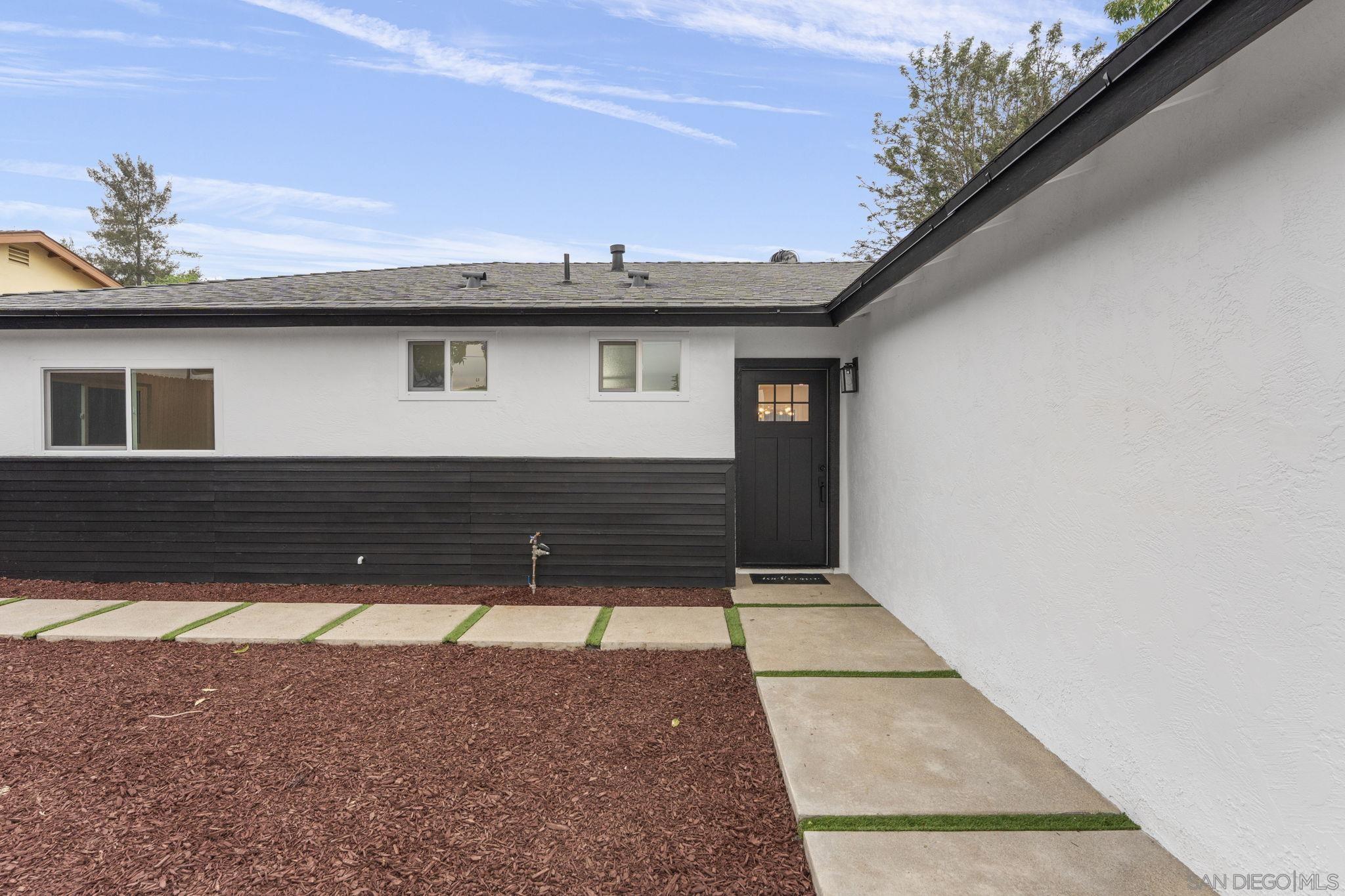 Detail Gallery Image 5 of 33 For 1519  Arthur Neal Ct, Lemon Grove,  CA 91945 - 3 Beds | 2 Baths