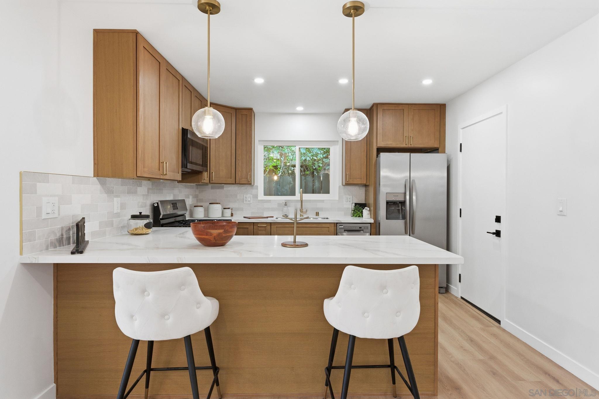 Detail Gallery Image 7 of 33 For 1519  Arthur Neal Ct, Lemon Grove,  CA 91945 - 3 Beds | 2 Baths