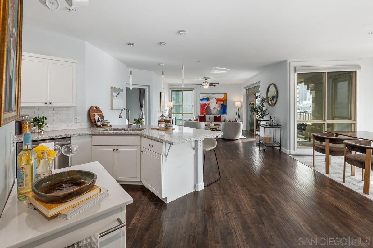 Detail Gallery Image 3 of 42 For 1501  Front St  #523,  San Diego,  CA 92101 - 3 Beds | 2 Baths