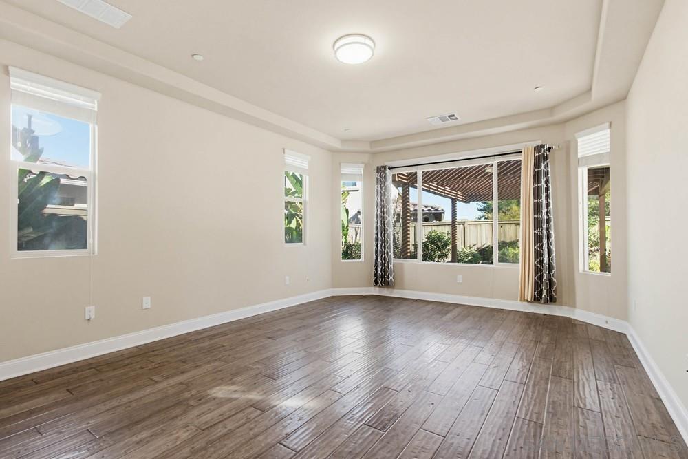 Detail Gallery Image 14 of 62 For 1513  Avila Ln, Vista,  CA 92083 - 5 Beds | 3/1 Baths