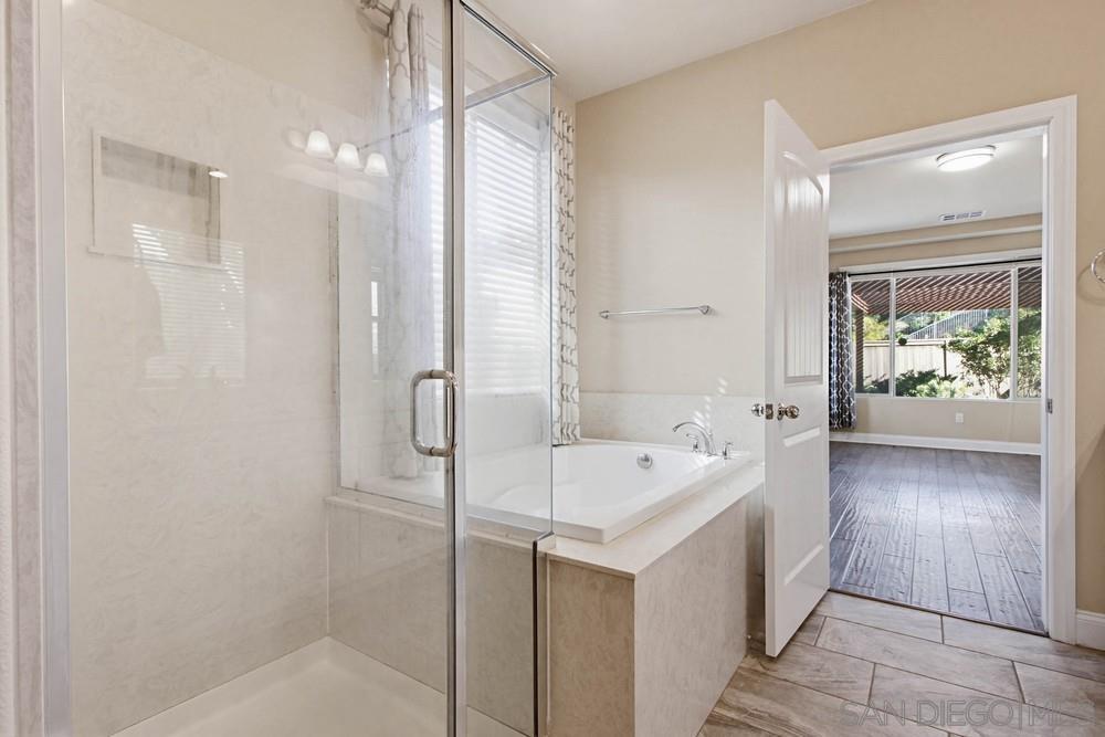 Detail Gallery Image 18 of 62 For 1513  Avila Ln, Vista,  CA 92083 - 5 Beds | 3/1 Baths