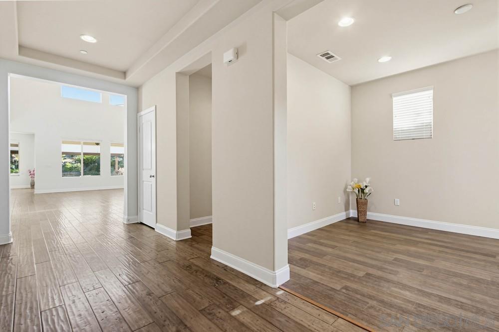 Detail Gallery Image 22 of 62 For 1513  Avila Ln, Vista,  CA 92083 - 5 Beds | 3/1 Baths