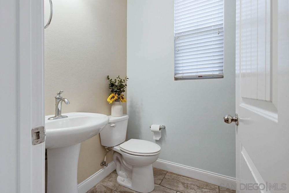 Detail Gallery Image 24 of 62 For 1513  Avila Ln, Vista,  CA 92083 - 5 Beds | 3/1 Baths