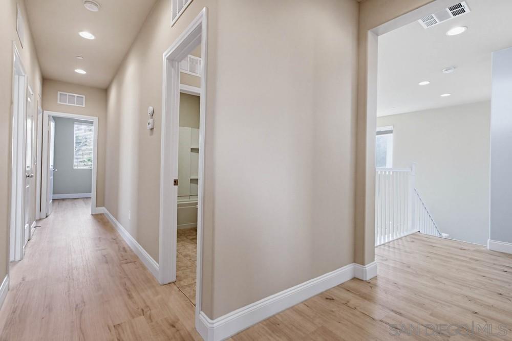 Detail Gallery Image 31 of 62 For 1513  Avila Ln, Vista,  CA 92083 - 5 Beds | 3/1 Baths