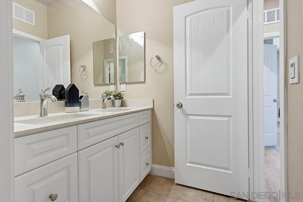 Detail Gallery Image 39 of 62 For 1513  Avila Ln, Vista,  CA 92083 - 5 Beds | 3/1 Baths