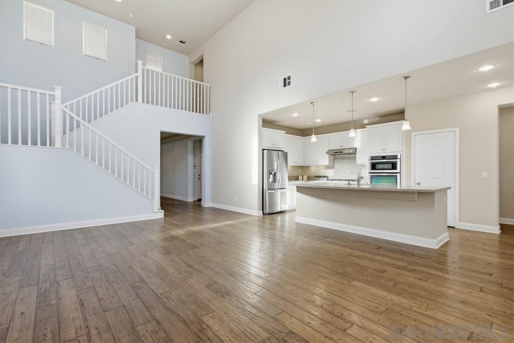 Detail Gallery Image 6 of 62 For 1513  Avila Ln, Vista,  CA 92083 - 5 Beds | 3/1 Baths