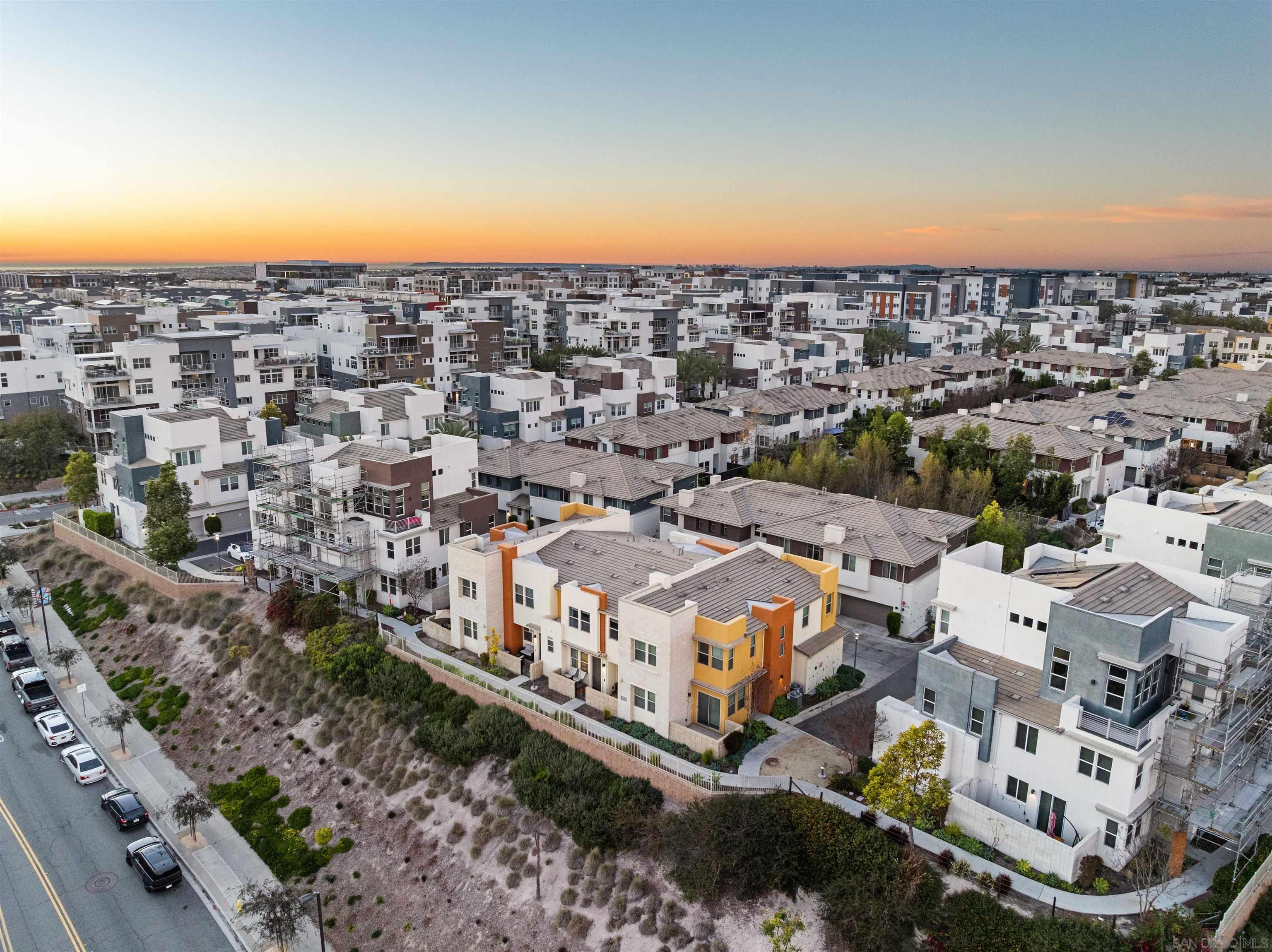 Detail Gallery Image 23 of 25 For 2076  Tango Loop  #UNIT 2,  Chula Vista,  CA 91915 - 3 Beds | 2/1 Baths