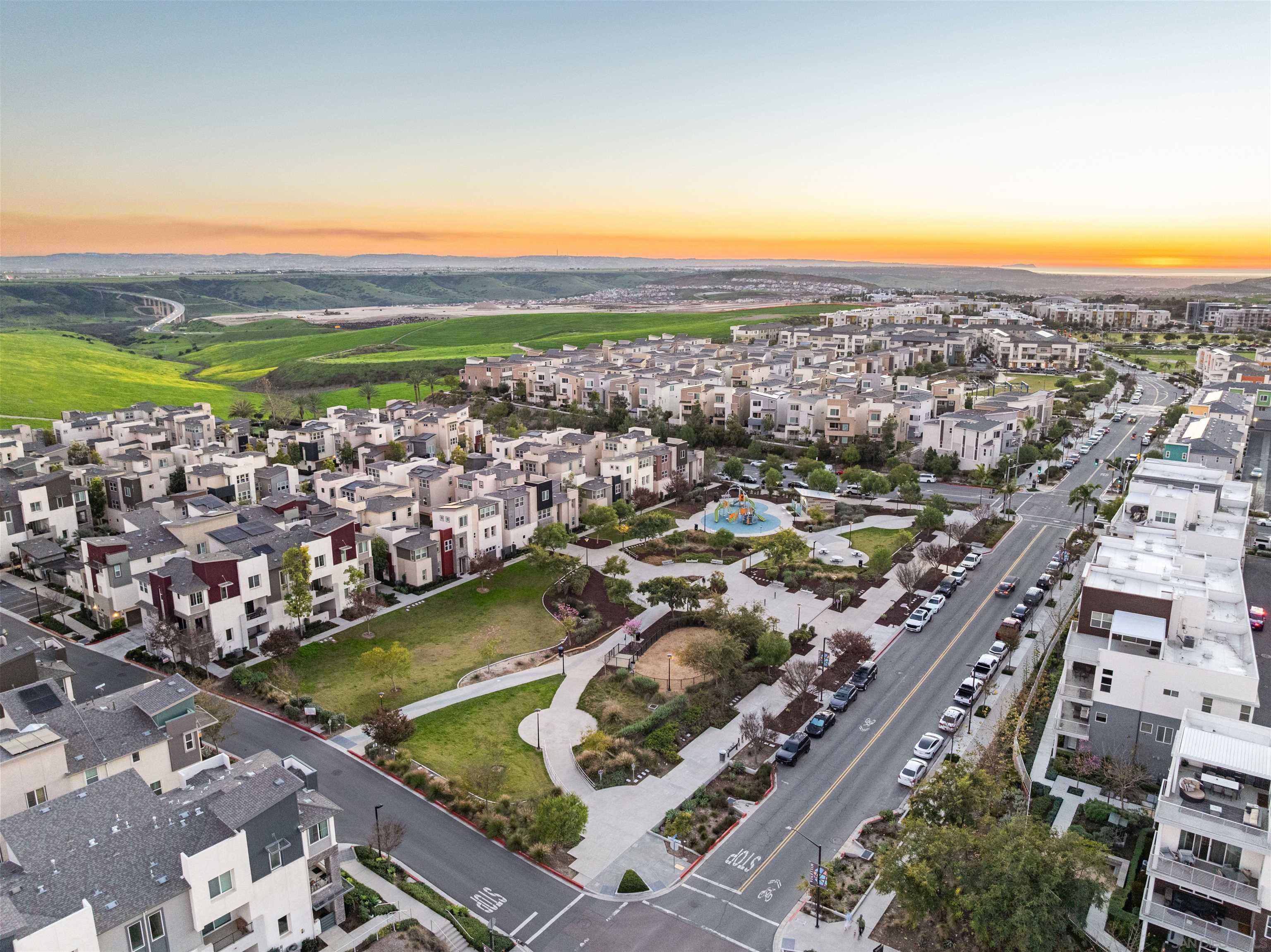 Detail Gallery Image 24 of 25 For 2076  Tango Loop  #UNIT 2,  Chula Vista,  CA 91915 - 3 Beds | 2/1 Baths