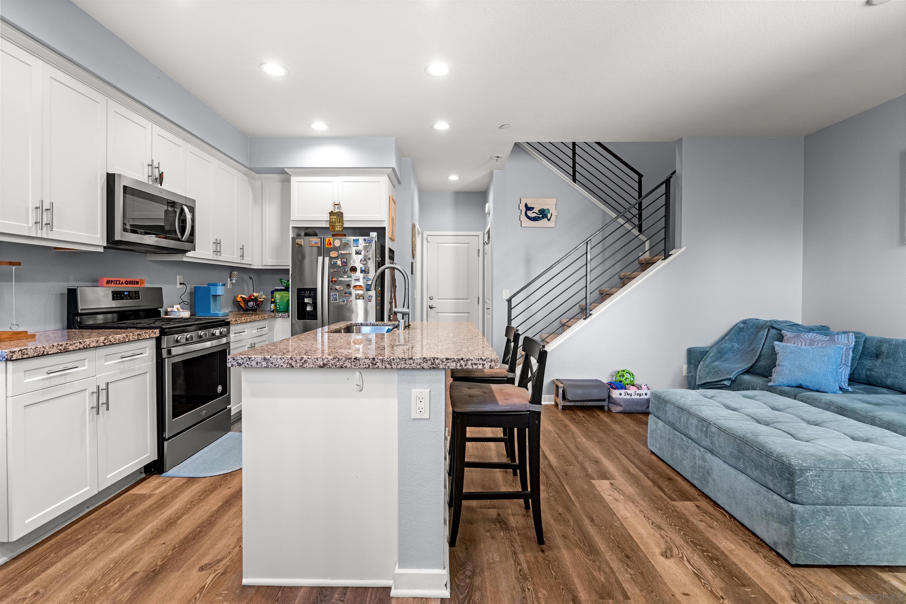 Detail Gallery Image 5 of 25 For 2076  Tango Loop  #UNIT 2,  Chula Vista,  CA 91915 - 3 Beds | 2/1 Baths