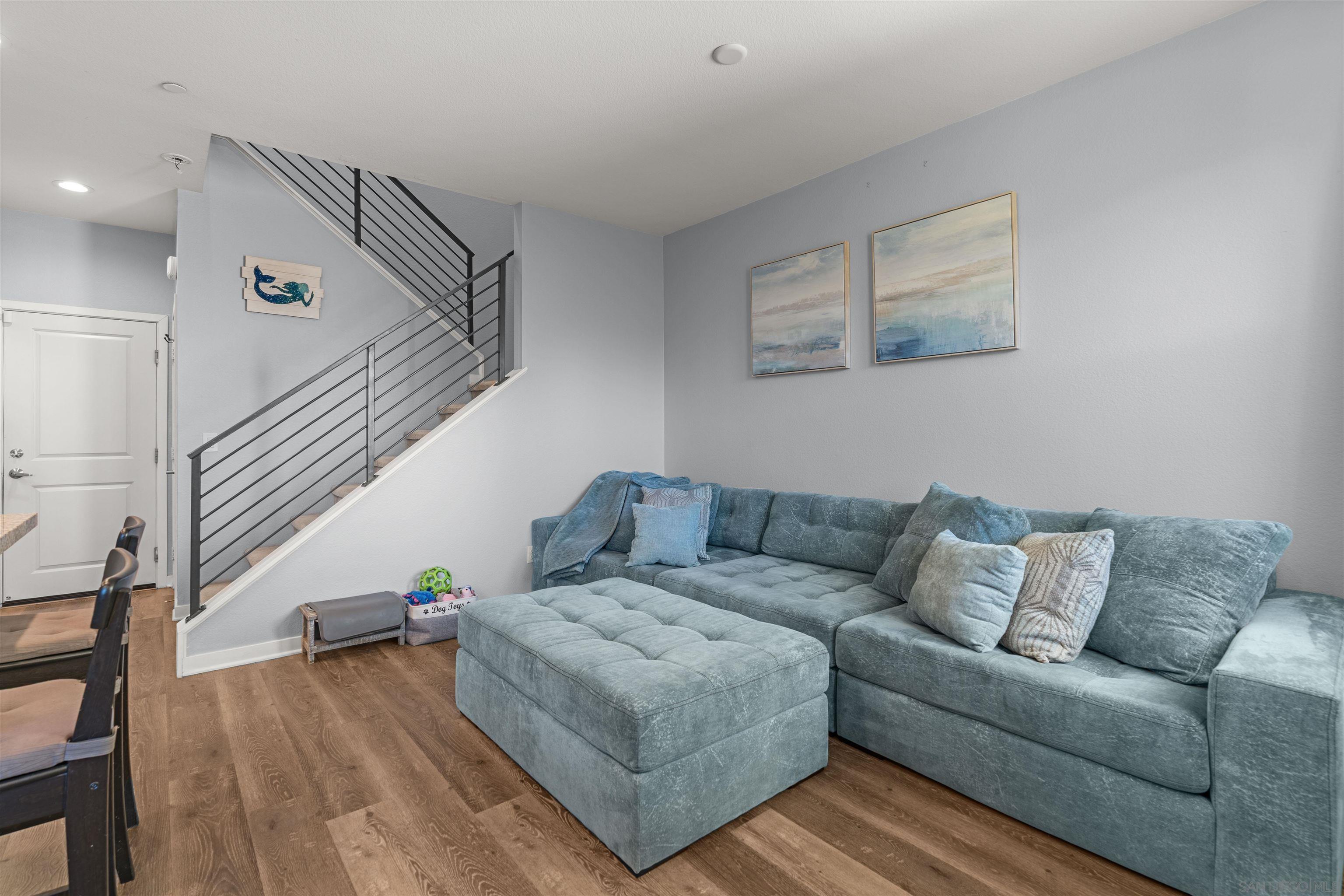 Detail Gallery Image 8 of 25 For 2076  Tango Loop  #UNIT 2,  Chula Vista,  CA 91915 - 3 Beds | 2/1 Baths