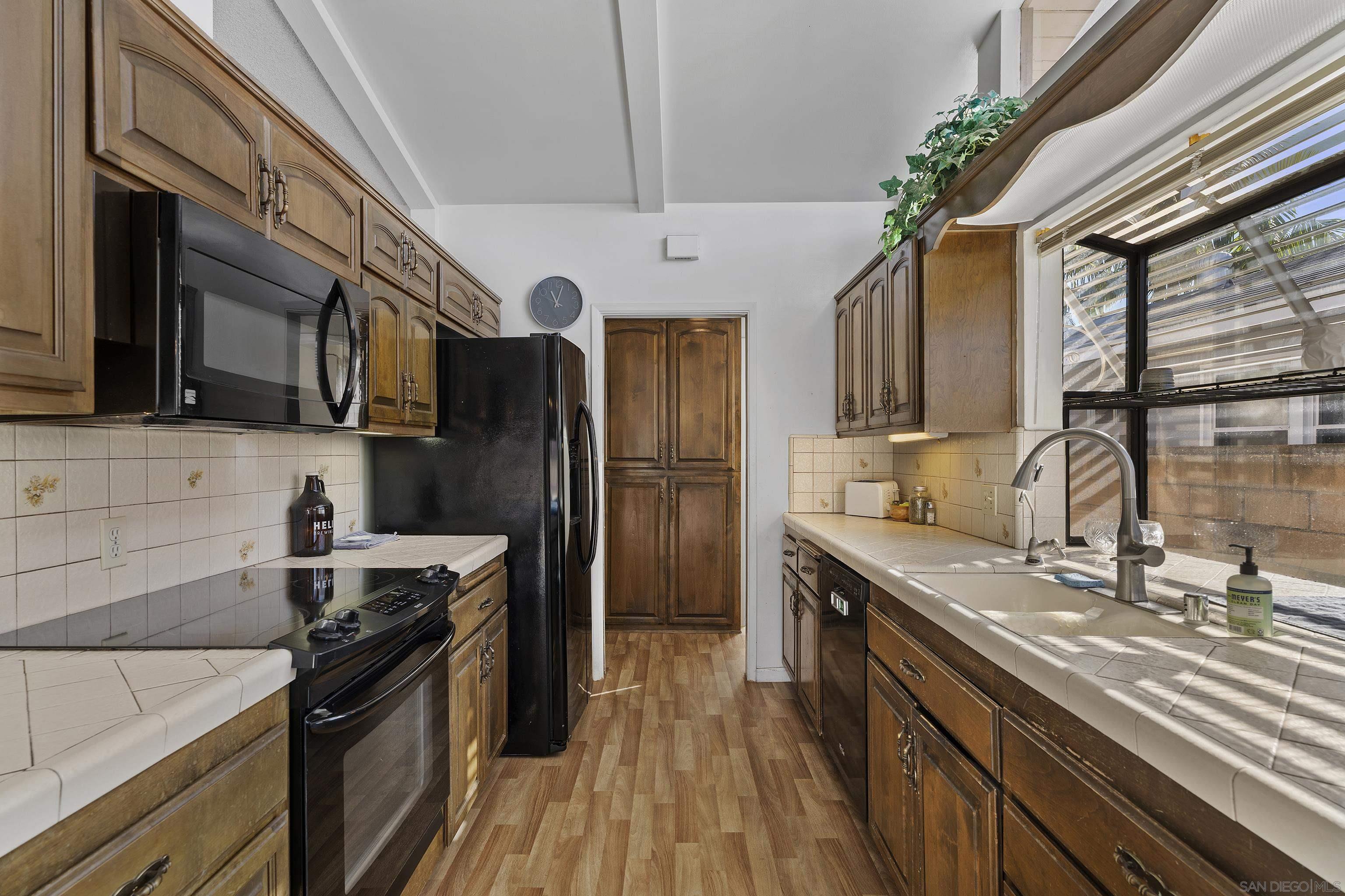 Detail Gallery Image 13 of 34 For 6542  Burgundy St, San Diego,  CA 92120 - 4 Beds | 2 Baths