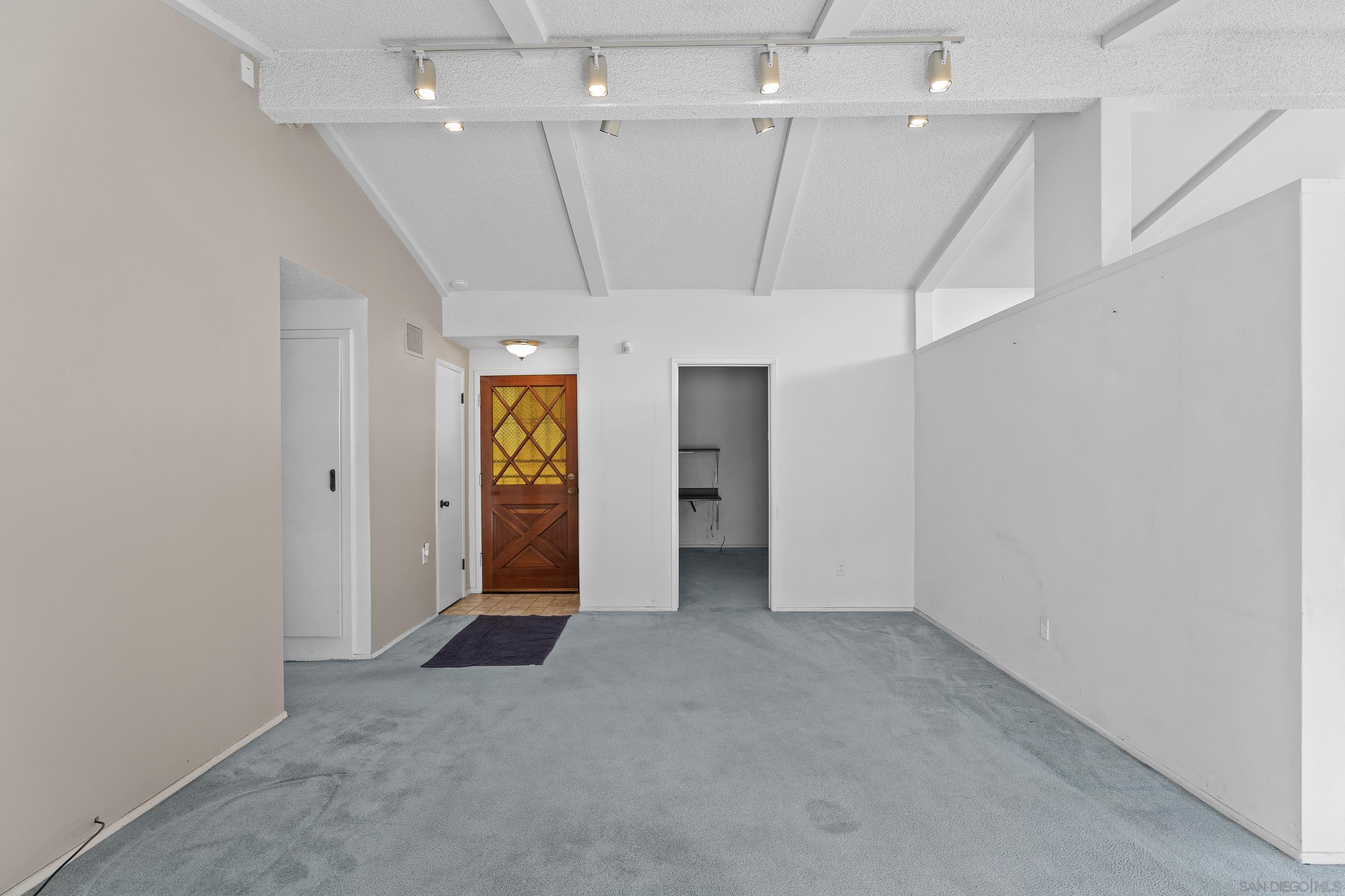 Detail Gallery Image 8 of 34 For 6542  Burgundy St, San Diego,  CA 92120 - 4 Beds | 2 Baths