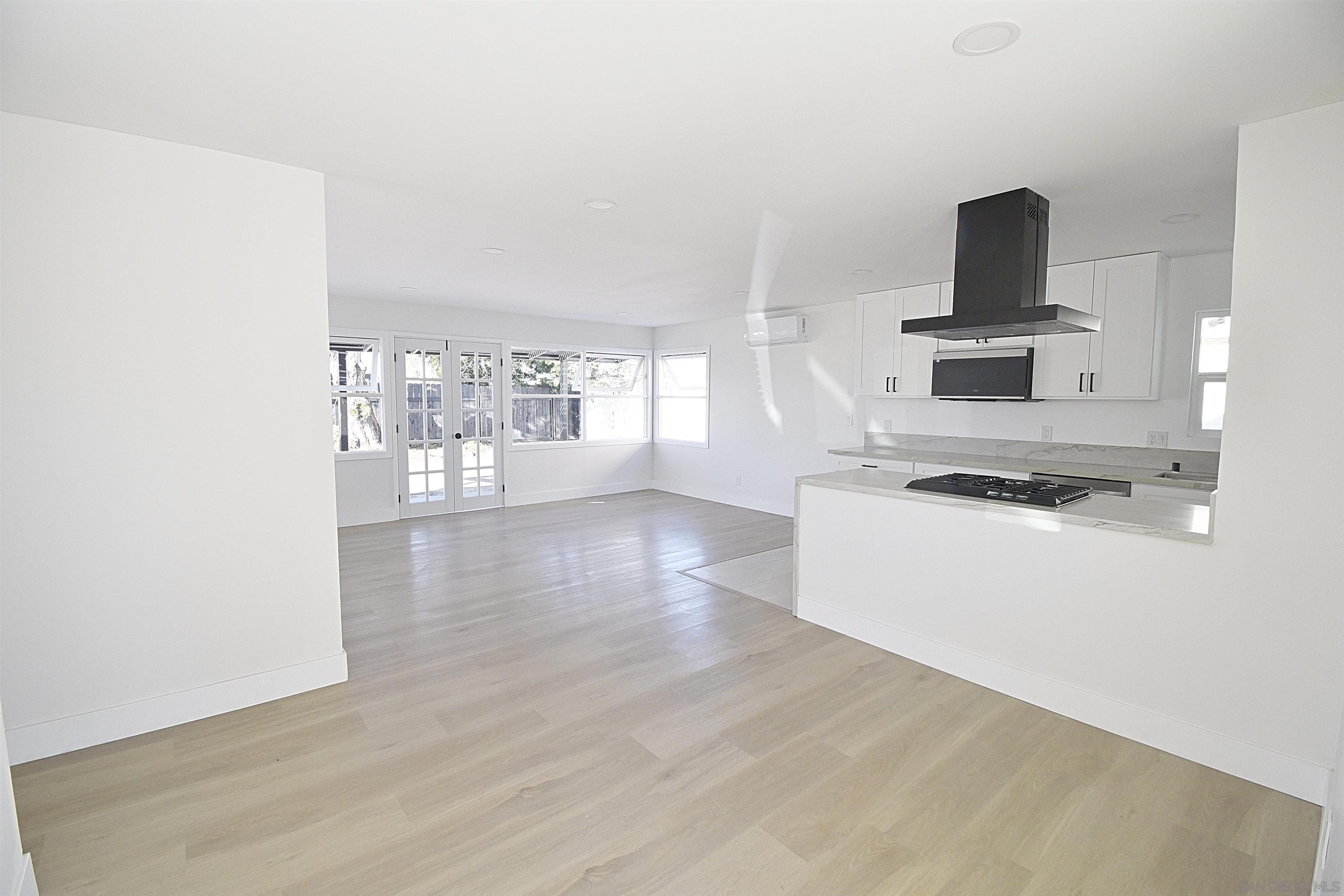 Detail Gallery Image 2 of 44 For 4646  Coconino Way, San Diego,  CA 92117 - 4 Beds | 3 Baths