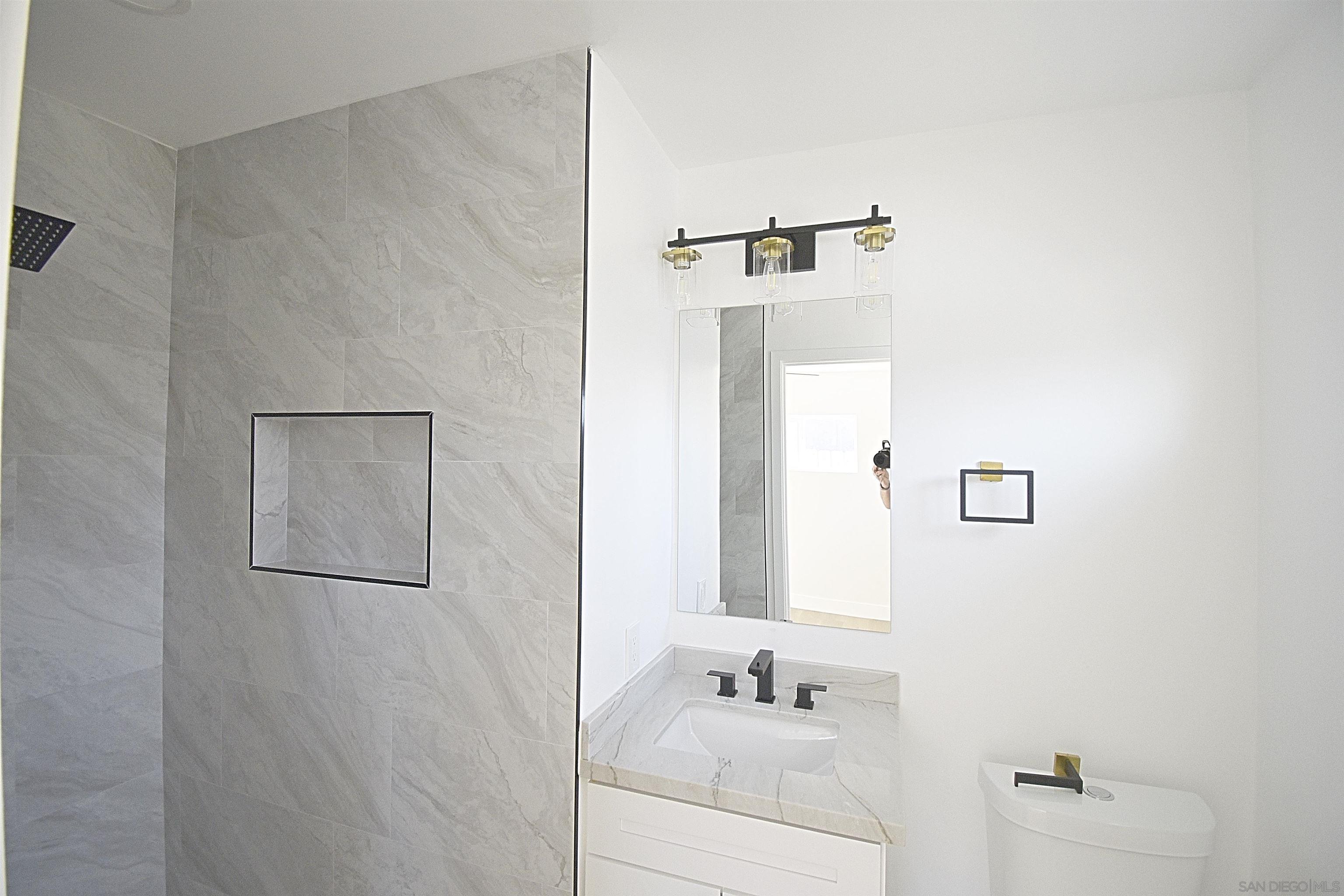 Detail Gallery Image 25 of 44 For 4646  Coconino Way, San Diego,  CA 92117 - 4 Beds | 3 Baths