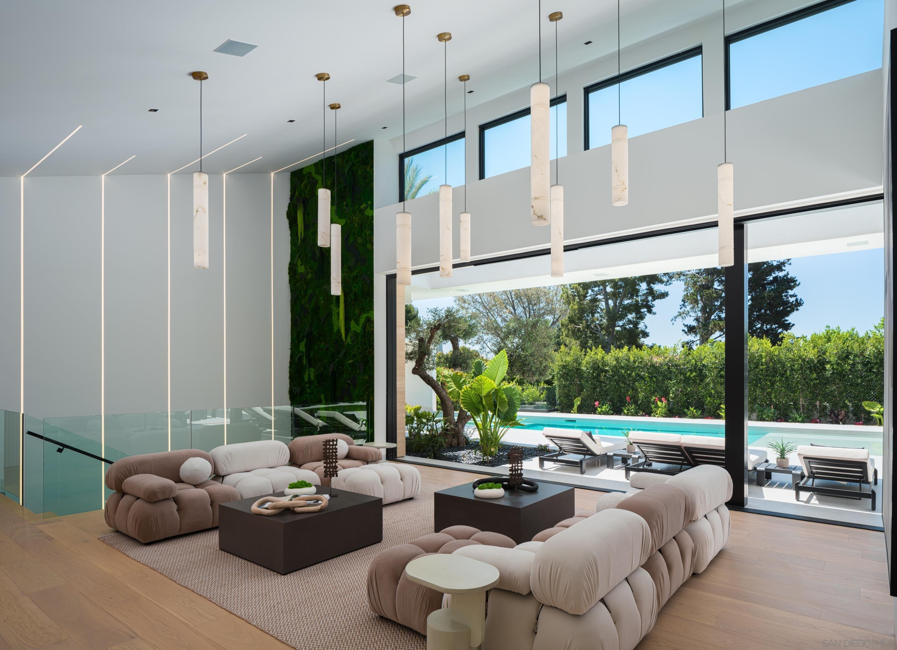 Detail Gallery Image 17 of 53 For 6283  La Jolla Scenic Drive S, La Jolla,  CA 92037 - 8 Beds | 7/2 Baths