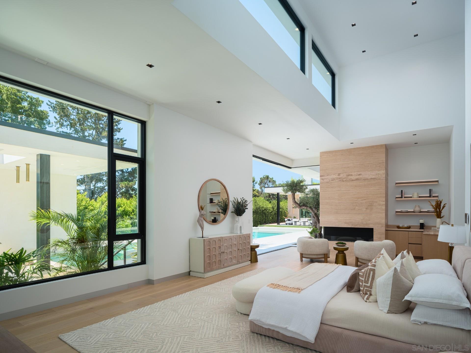 Detail Gallery Image 22 of 53 For 6283  La Jolla Scenic Drive S, La Jolla,  CA 92037 - 8 Beds | 7/2 Baths