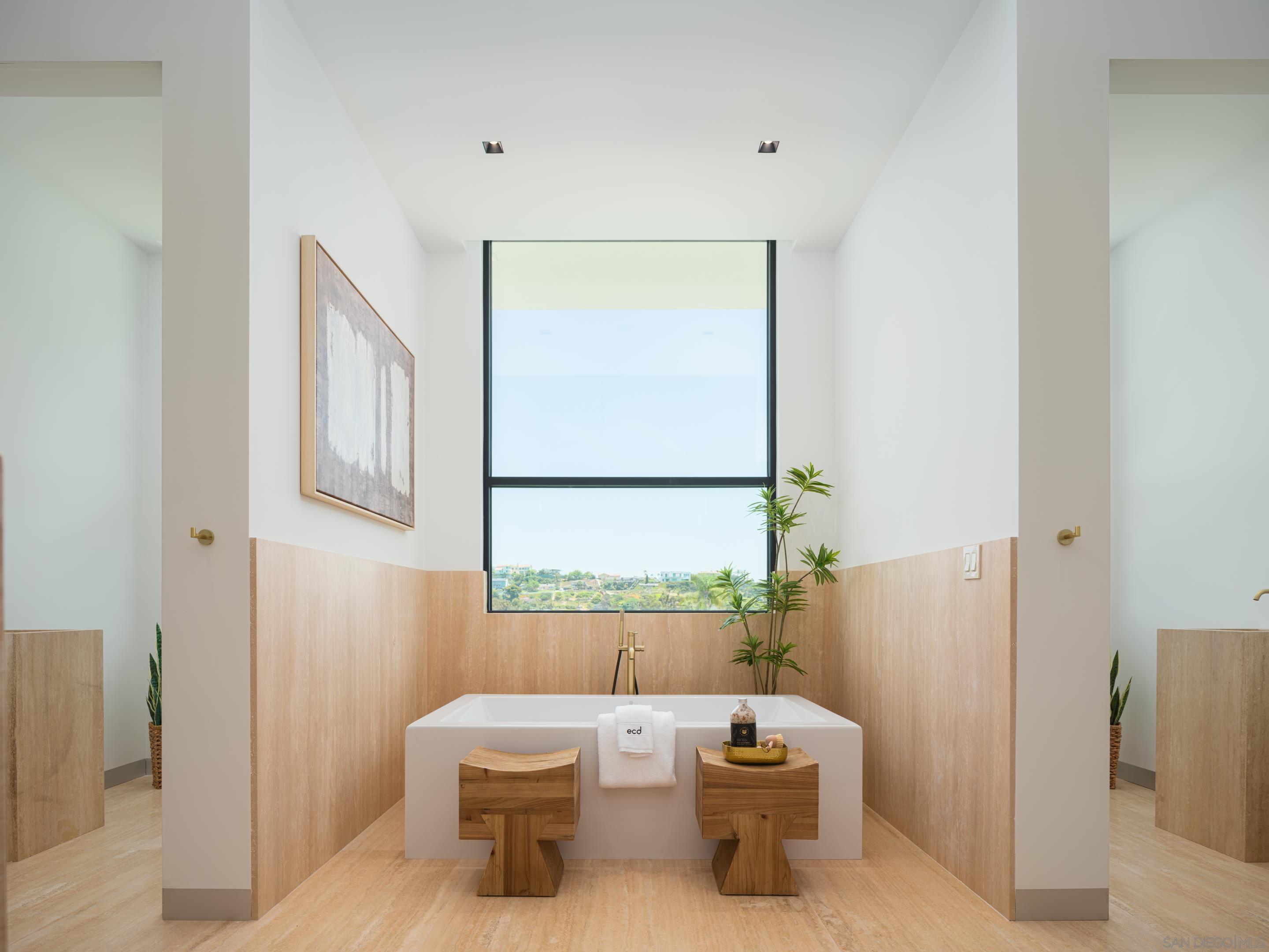 Detail Gallery Image 24 of 53 For 6283  La Jolla Scenic Drive S, La Jolla,  CA 92037 - 8 Beds | 7/2 Baths