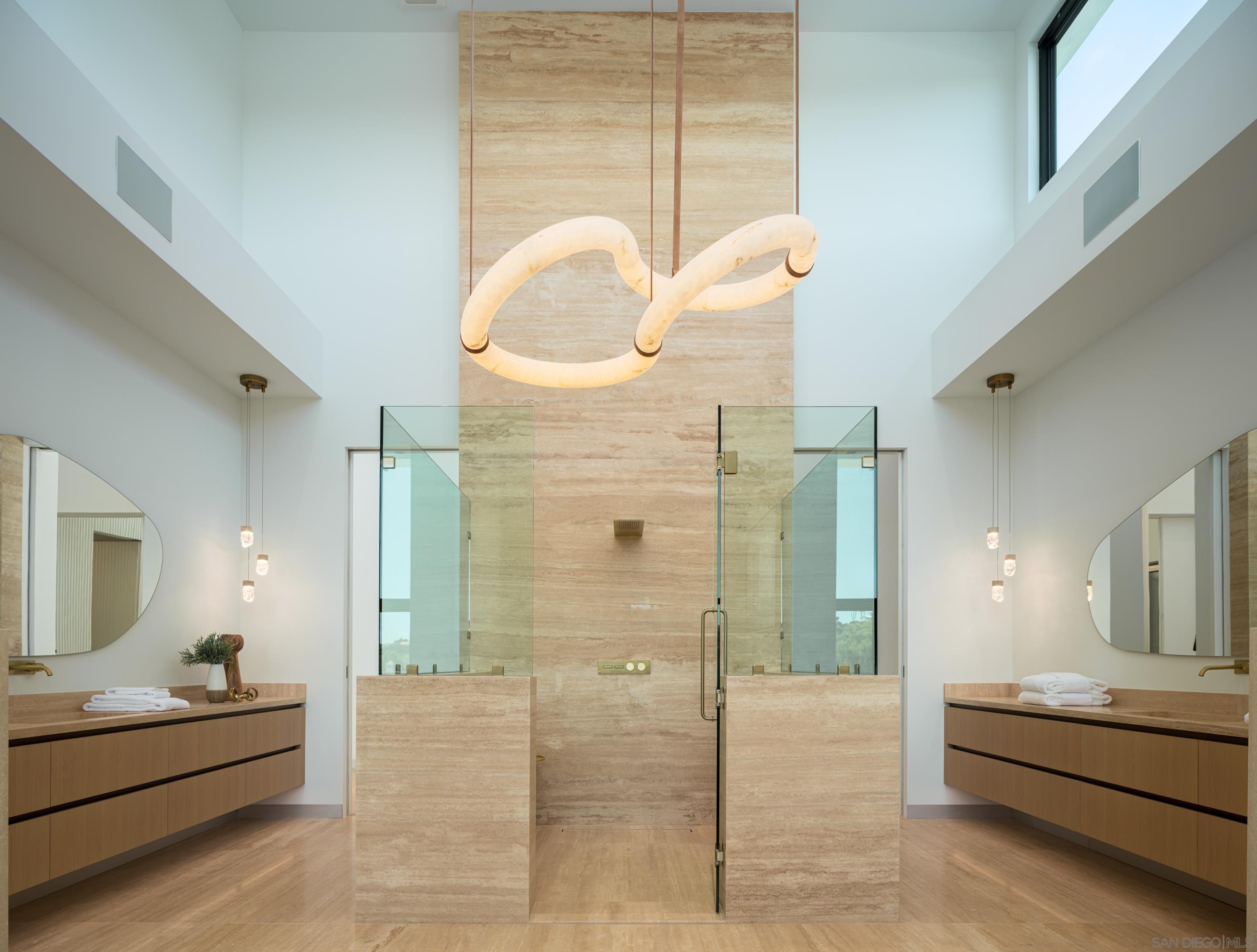 Detail Gallery Image 25 of 53 For 6283  La Jolla Scenic Drive S, La Jolla,  CA 92037 - 8 Beds | 7/2 Baths