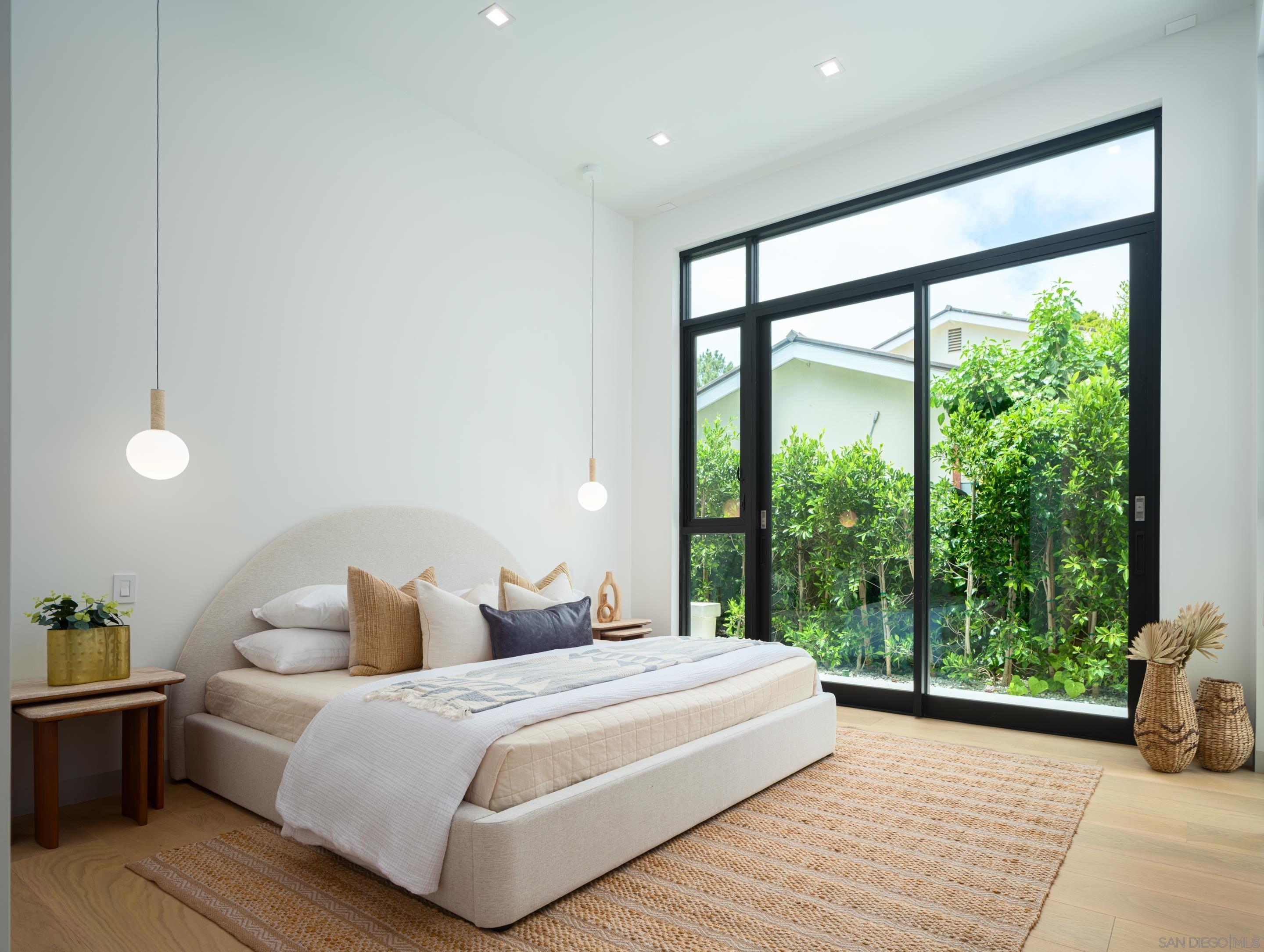 Detail Gallery Image 31 of 53 For 6283  La Jolla Scenic Drive S, La Jolla,  CA 92037 - 8 Beds | 7/2 Baths