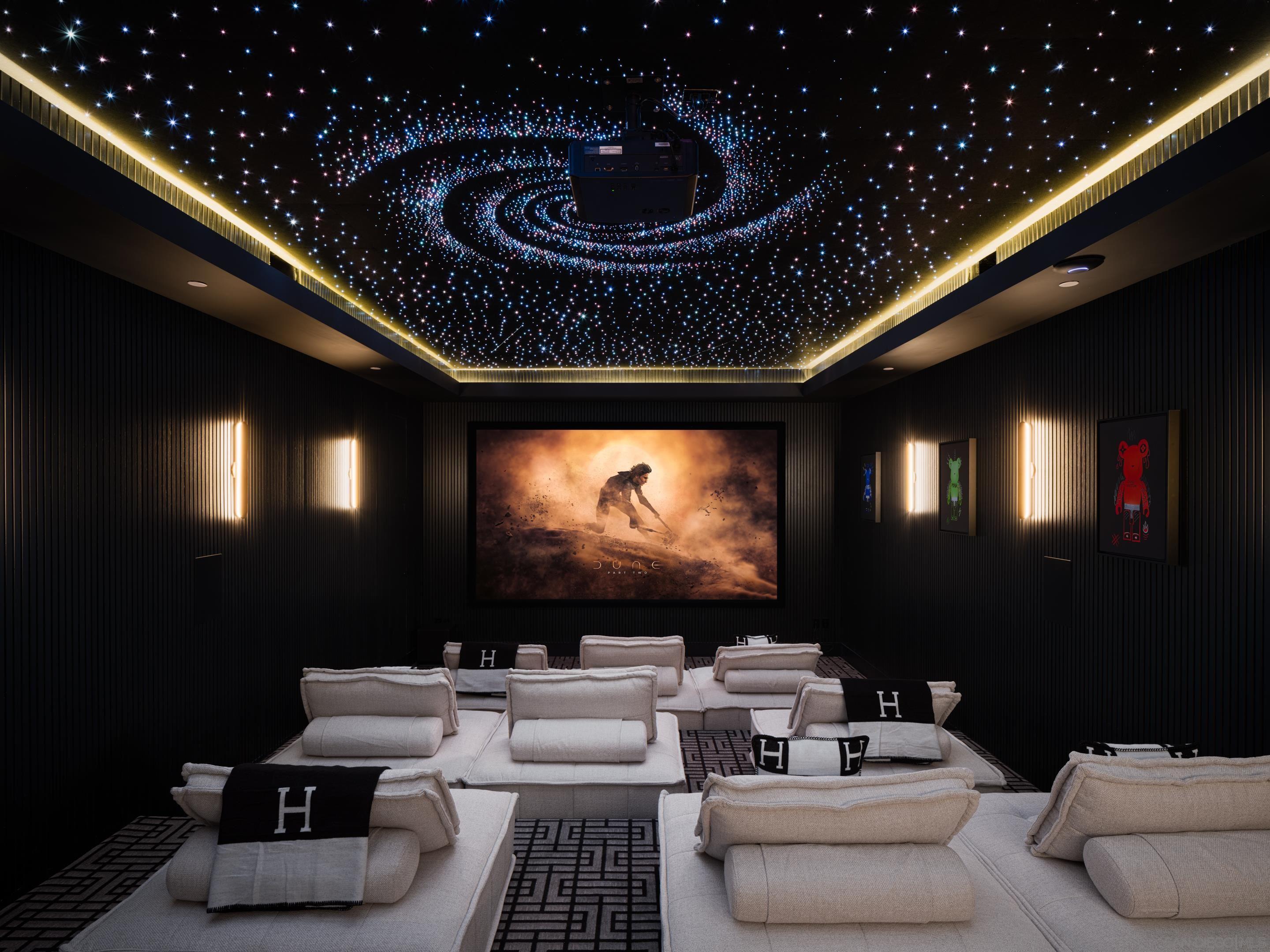 Detail Gallery Image 37 of 53 For 6283  La Jolla Scenic Drive S, La Jolla,  CA 92037 - 8 Beds | 7/2 Baths