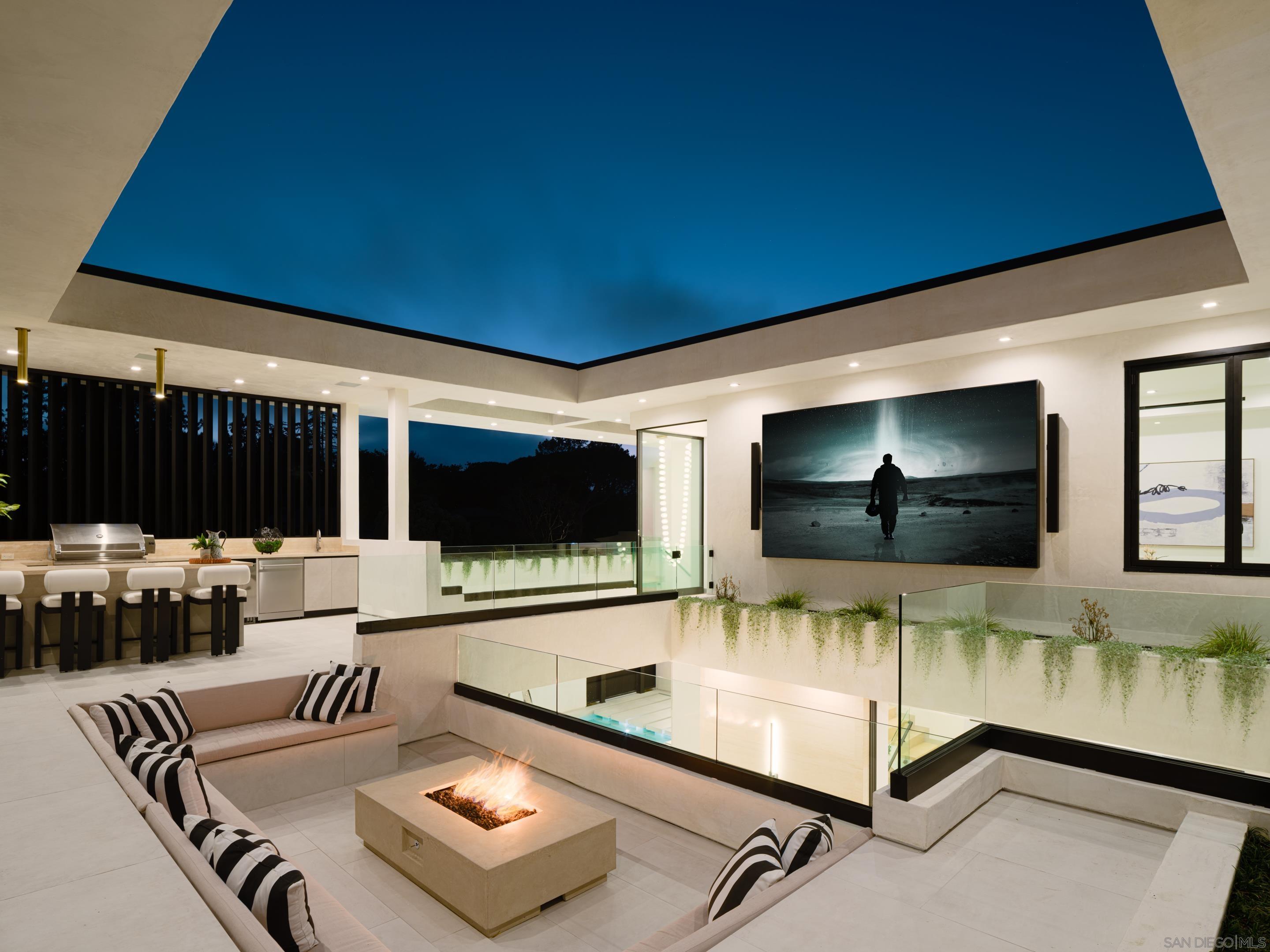 Detail Gallery Image 5 of 53 For 6283  La Jolla Scenic Drive S, La Jolla,  CA 92037 - 8 Beds | 7/2 Baths