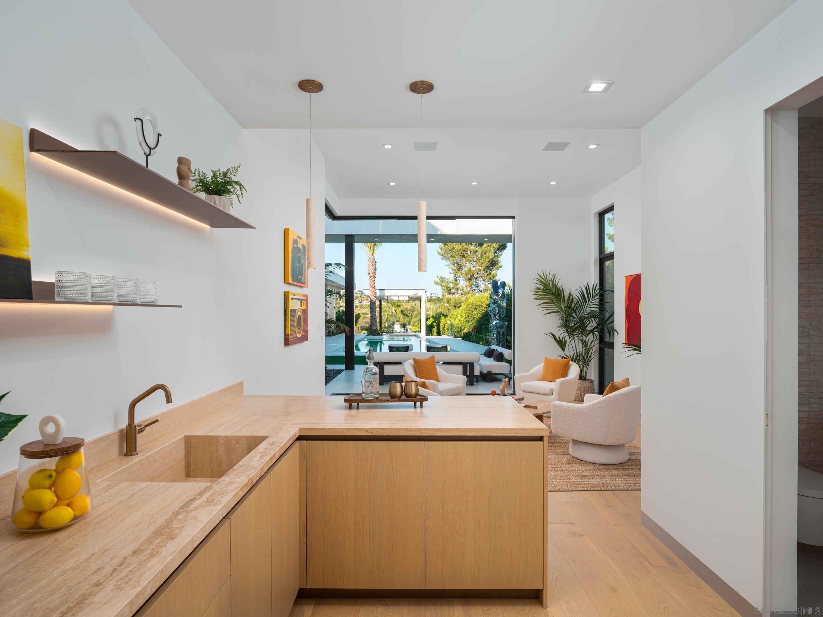 Detail Gallery Image 43 of 53 For 6283  La Jolla Scenic Drive S, La Jolla,  CA 92037 - 8 Beds | 7/2 Baths