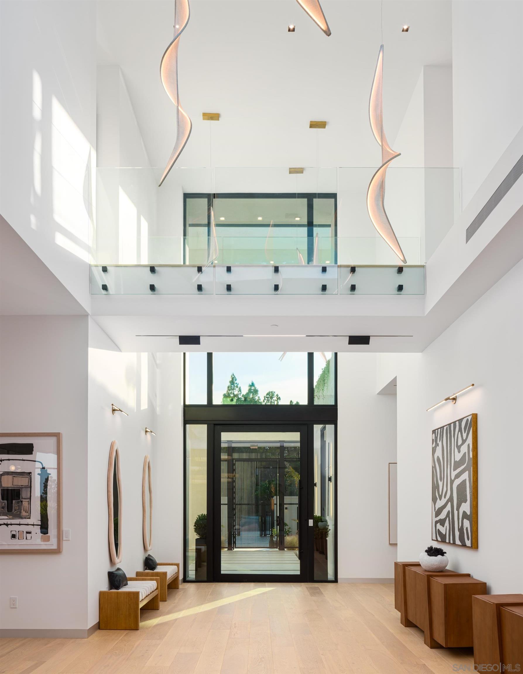 Detail Gallery Image 6 of 53 For 6283  La Jolla Scenic Drive S, La Jolla,  CA 92037 - 8 Beds | 7/2 Baths