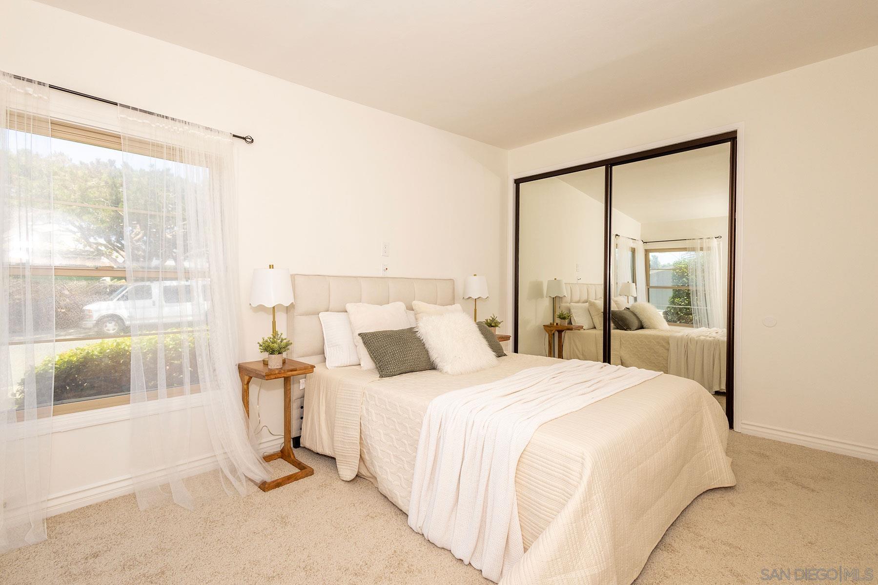 Detail Gallery Image 8 of 13 For 5664  Abalone Pl, La Jolla,  CA 92037 - 4 Beds | 2 Baths