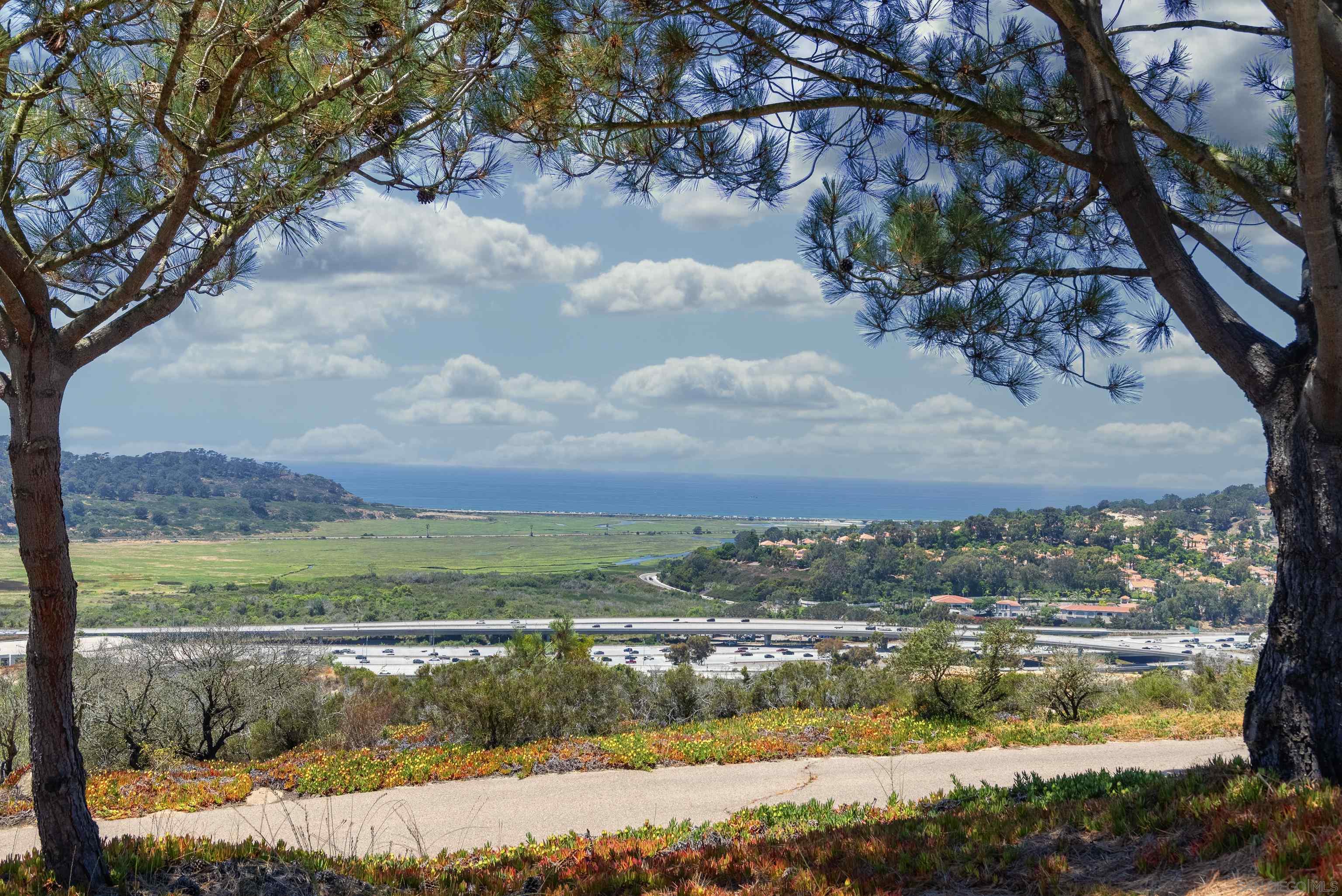 Detail Gallery Image 3 of 41 For 3811  via Del Mar, San Diego,  CA 92130 - 4 Beds | 2 Baths