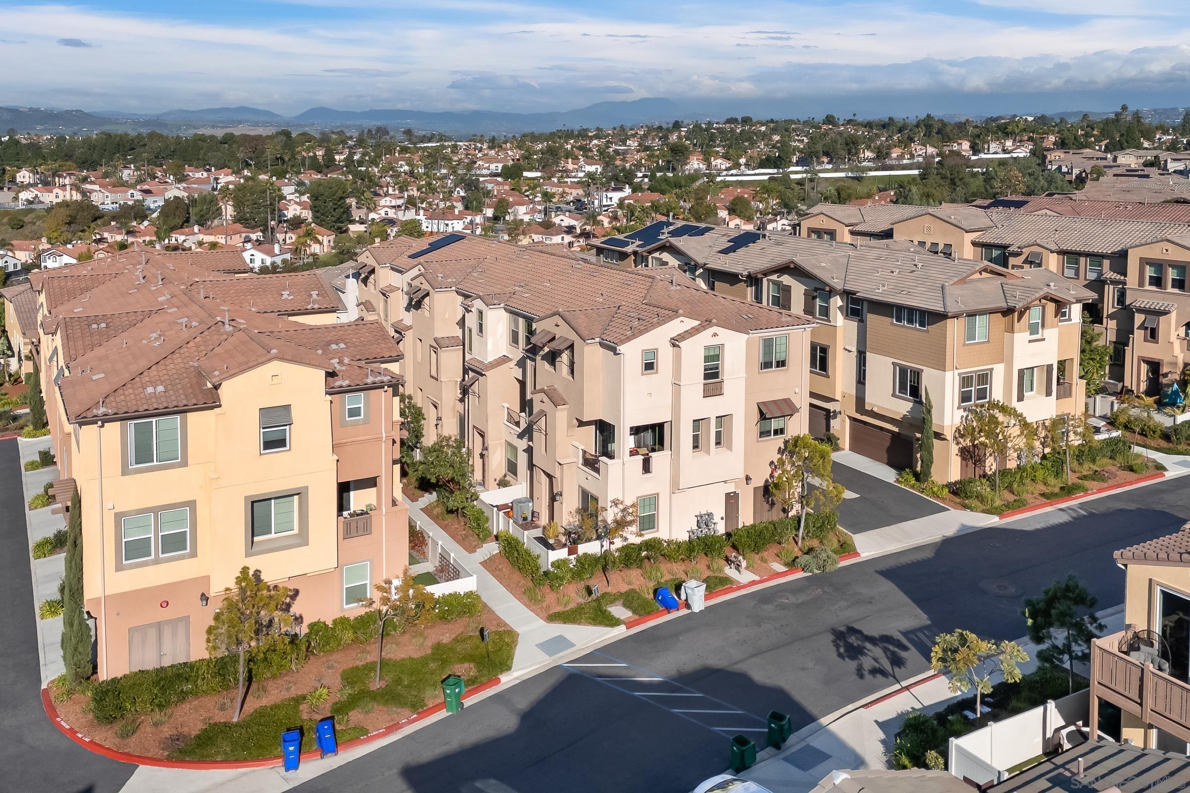 Detail Gallery Image 39 of 52 For 1118  via Lucero, Oceanside,  CA 92056 - 4 Beds | 3/1 Baths
