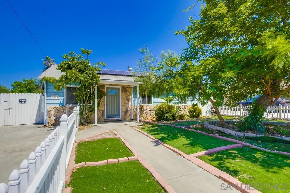 Detail Gallery Image 8 of 54 For 8749  Cottonwood Avenue, Santee,  CA 92071 - 3 Beds | 1/1 Baths