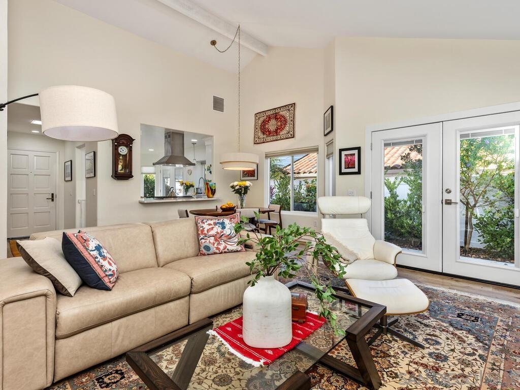 Detail Gallery Image 13 of 46 For 4710  Galicia Way, Oceanside,  CA 92056 - 2 Beds | 2 Baths