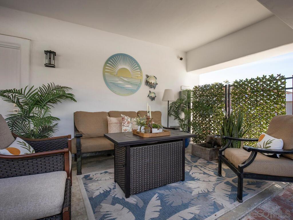 Detail Gallery Image 6 of 46 For 4710  Galicia Way, Oceanside,  CA 92056 - 2 Beds | 2 Baths