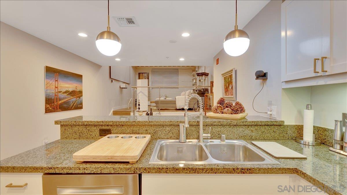 Detail Gallery Image 11 of 41 For 1150  J St  #102,  San Diego,  CA 92101 - 1 Beds | 1/1 Baths