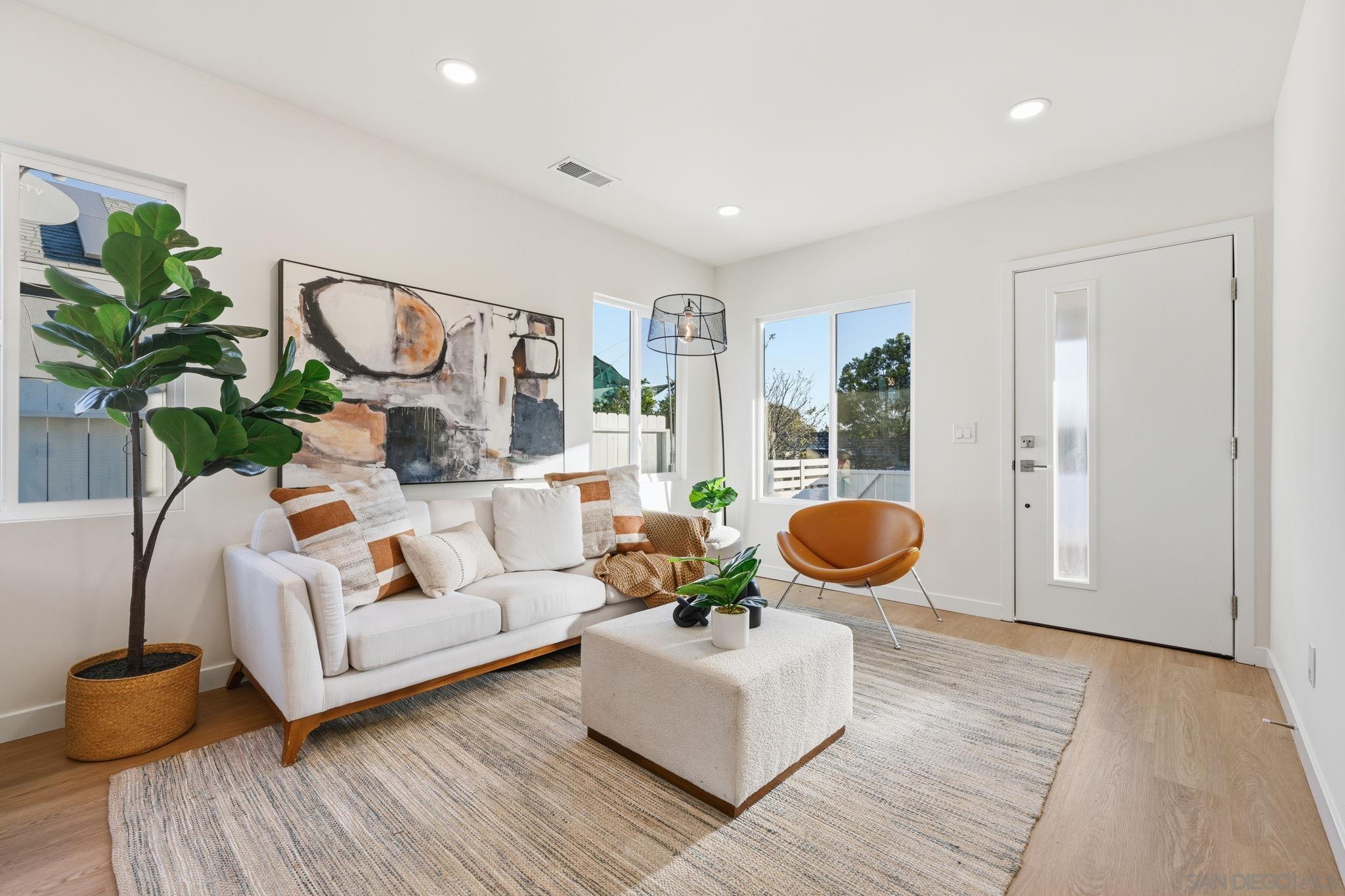 Detail Gallery Image 4 of 27 For 4416  40th St, San Diego,  CA 92116 - 4 Beds | 3 Baths