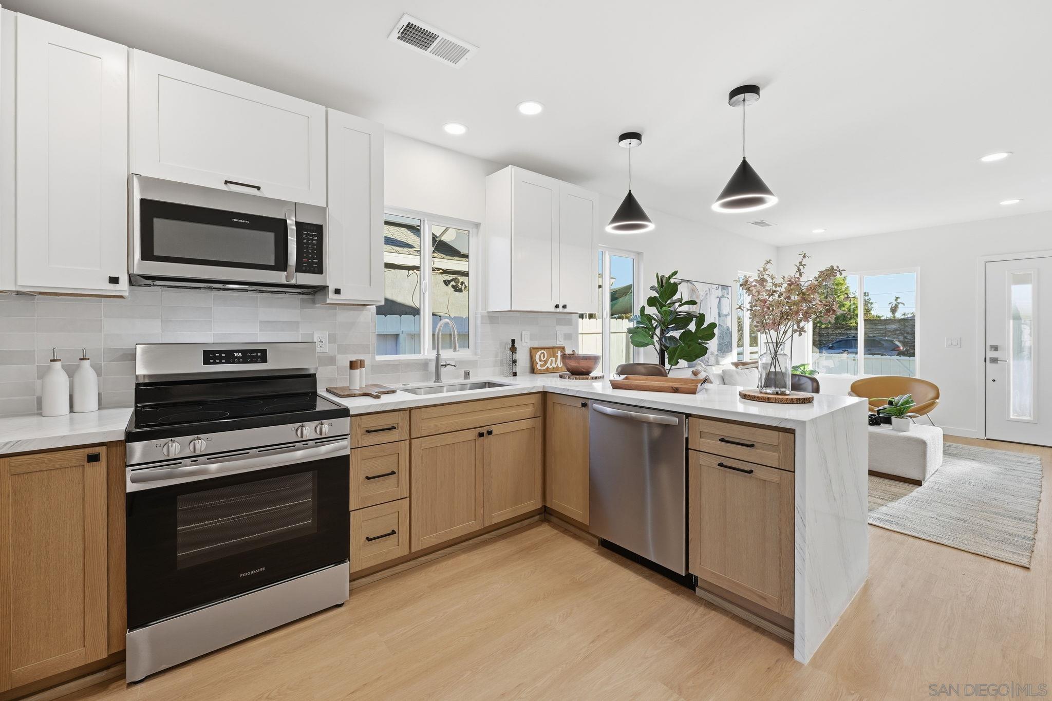 Detail Gallery Image 8 of 27 For 4416  40th St, San Diego,  CA 92116 - 4 Beds | 3 Baths