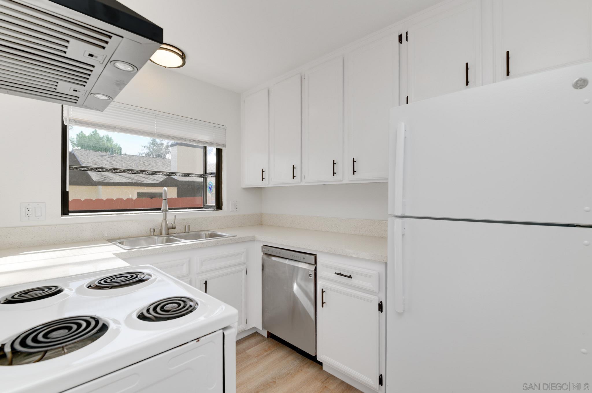 Detail Gallery Image 13 of 36 For 5865  Reo Ter  #B,  San Diego,  CA 92139 - 2 Beds | 2/1 Baths