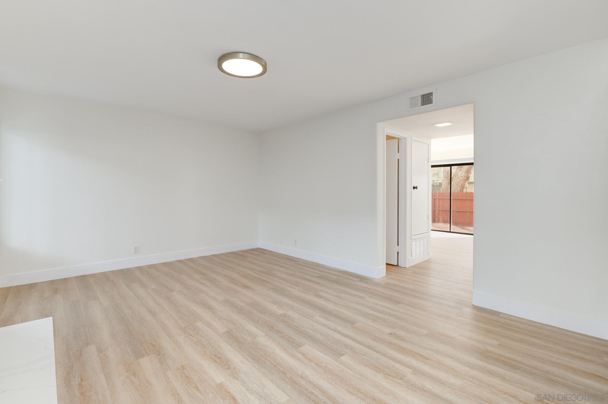 Detail Gallery Image 5 of 36 For 5865  Reo Ter  #B,  San Diego,  CA 92139 - 2 Beds | 2/1 Baths