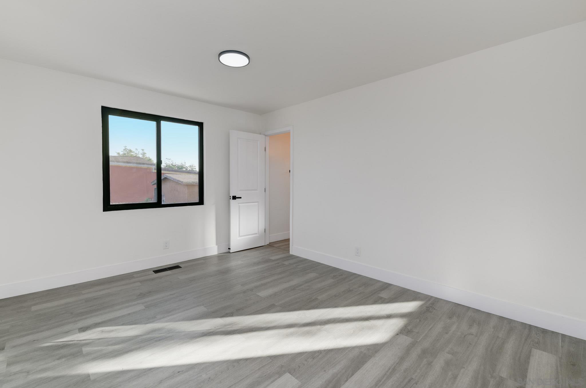 Detail Gallery Image 19 of 28 For 1948  Westinghouse St, San Diego,  CA 92111 - 3 Beds | 2 Baths