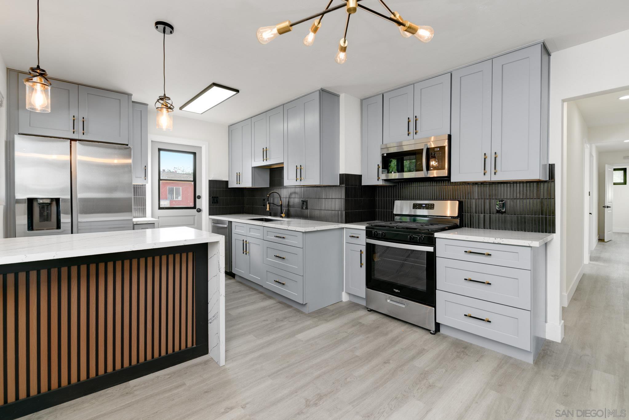 Detail Gallery Image 9 of 28 For 1948  Westinghouse St, San Diego,  CA 92111 - 3 Beds | 2 Baths