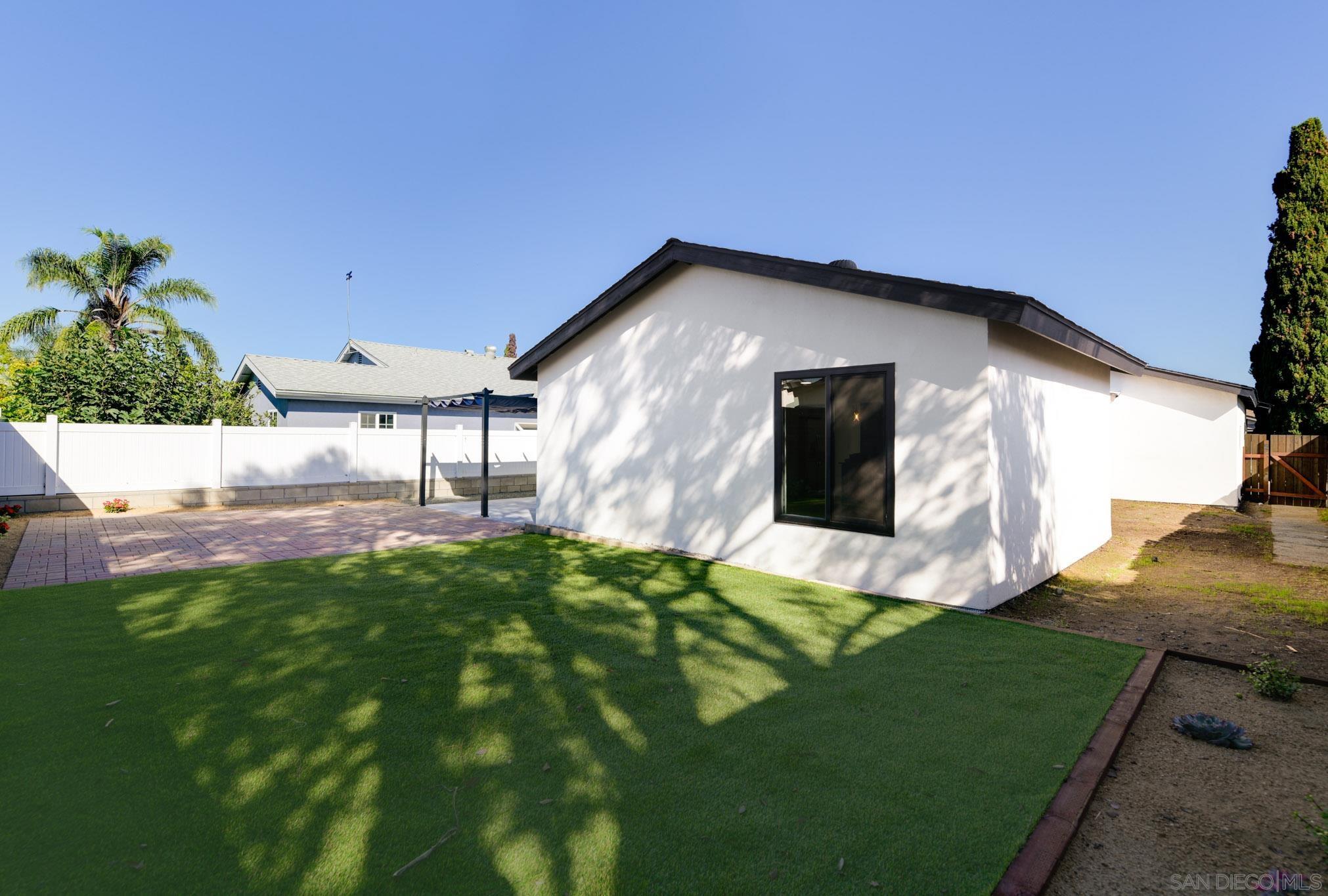 Detail Gallery Image 10 of 23 For 8667  Cetus Rd, San Diego,  CA 92126 - 3 Beds | 2 Baths