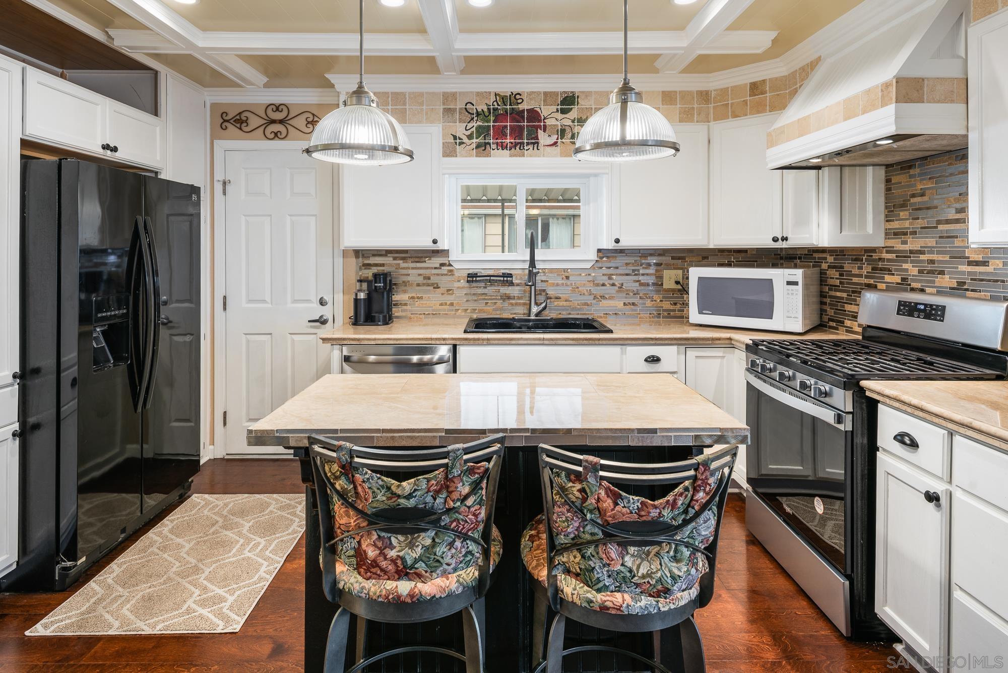 Detail Gallery Image 14 of 51 For 12  Bahia Ln, Oceanside,  CA 92058 - 2 Beds | 2 Baths