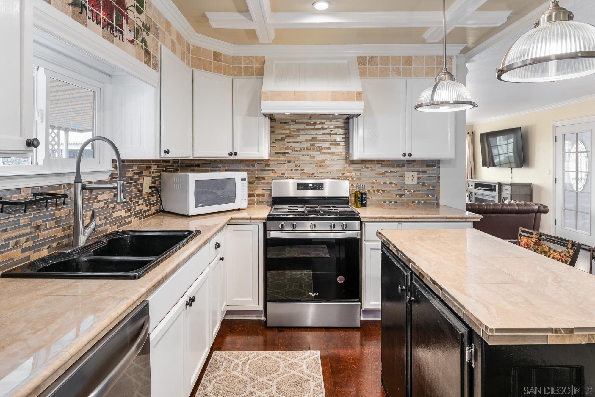 Detail Gallery Image 16 of 51 For 12  Bahia Ln, Oceanside,  CA 92058 - 2 Beds | 2 Baths